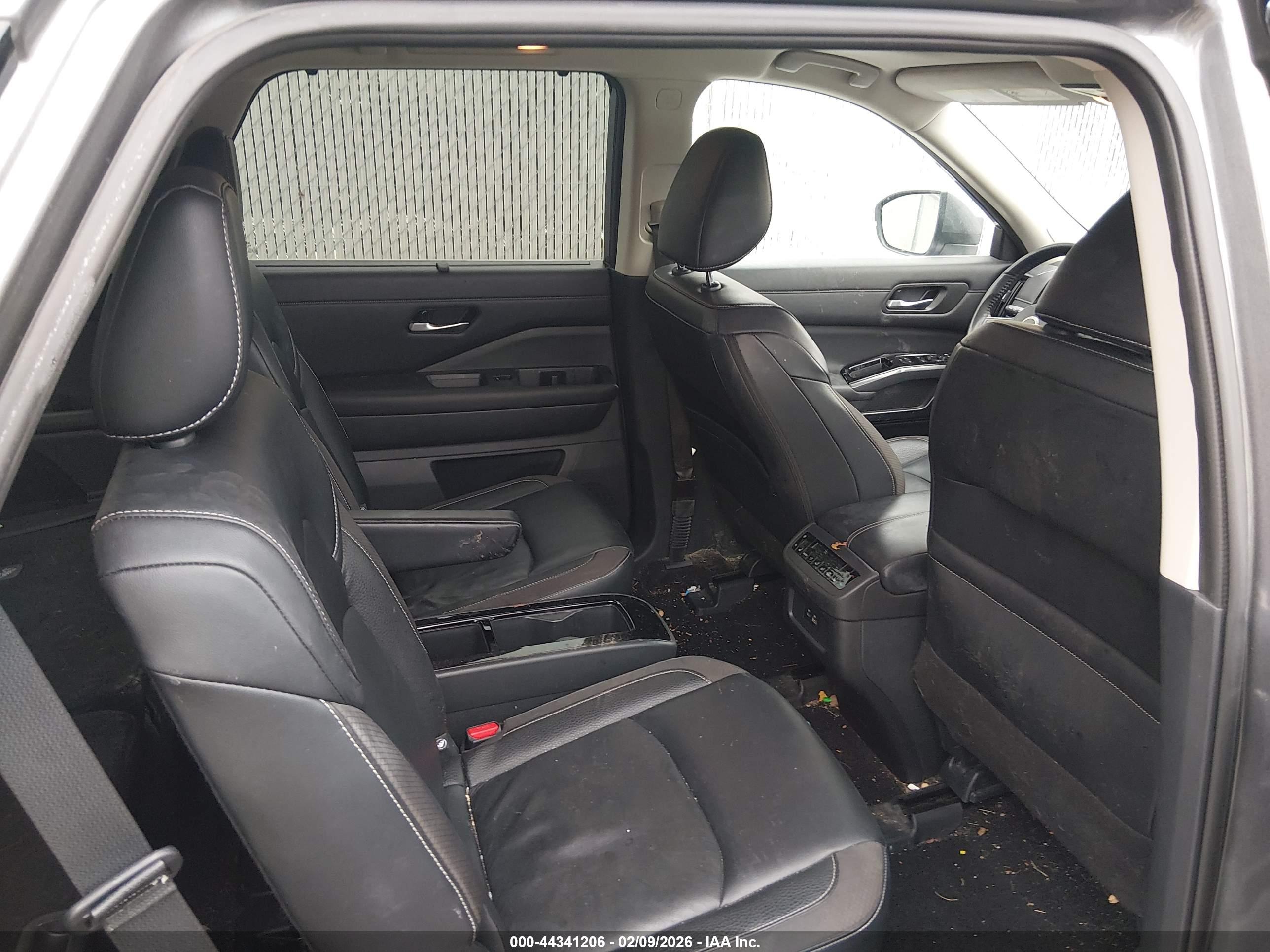 NISSAN PATHFINDER image 8