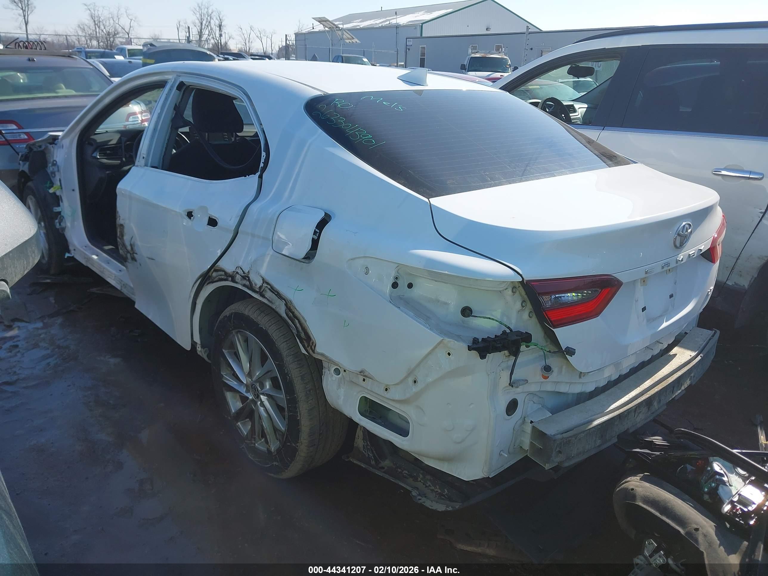 TOYOTA CAMRY image 3
