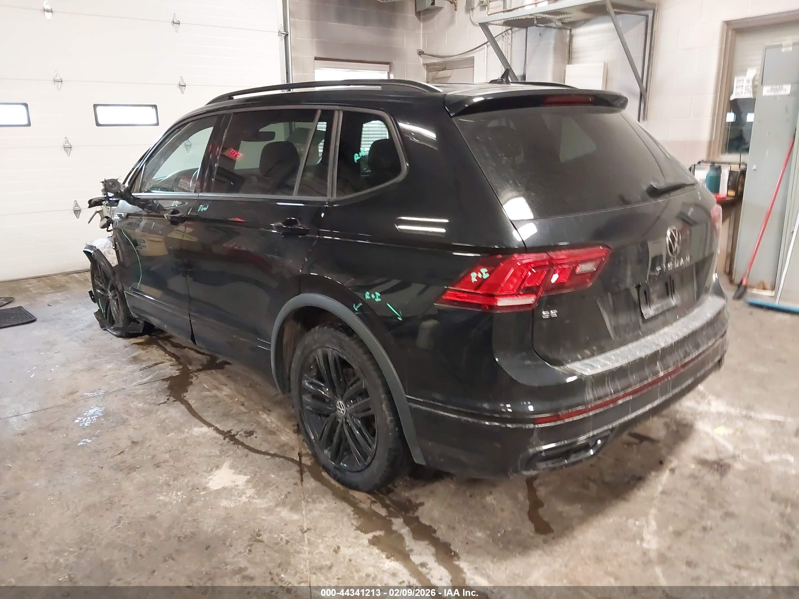 VOLKSWAGEN TIGUAN image 3