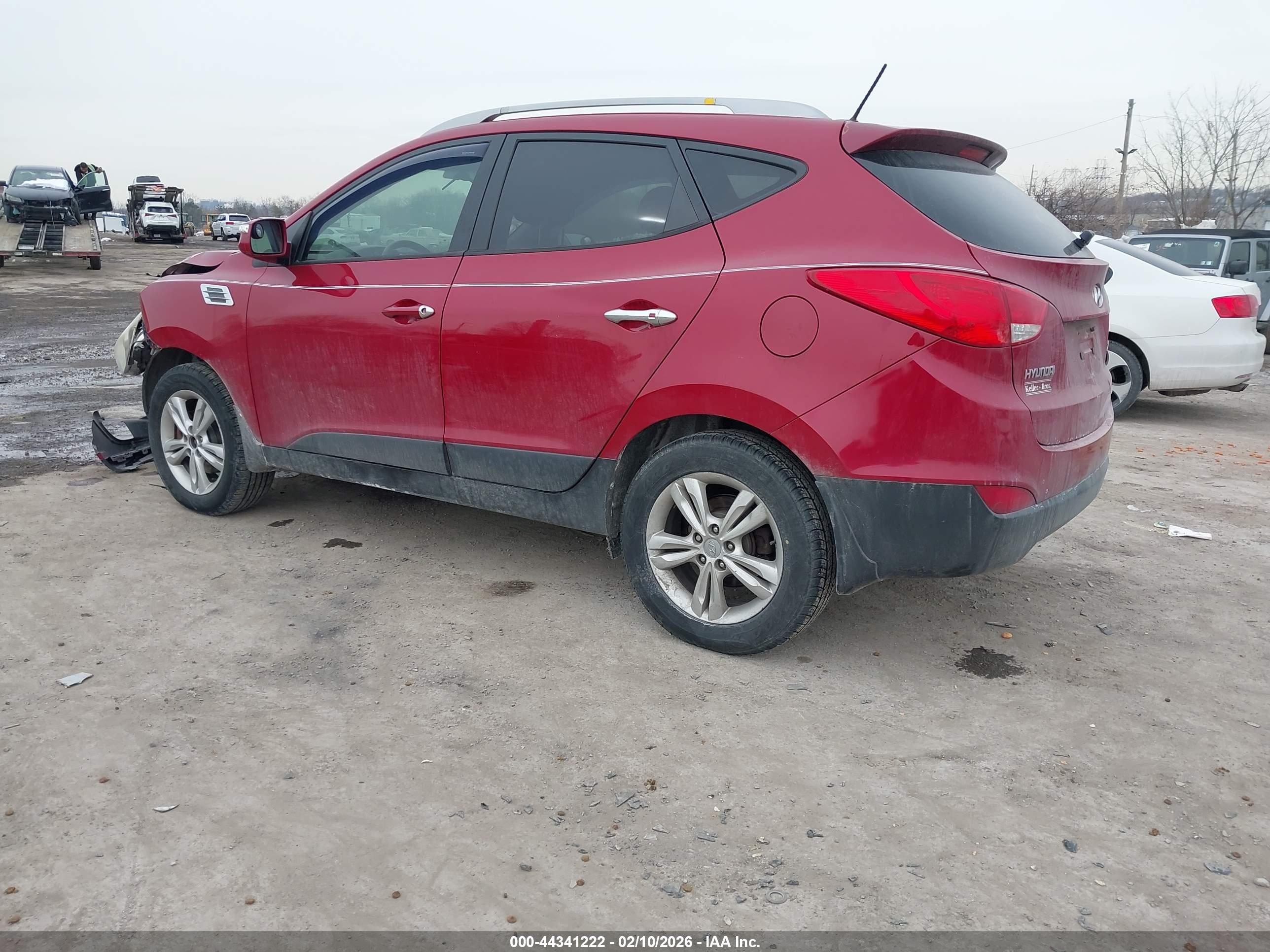 HYUNDAI TUCSON image 3