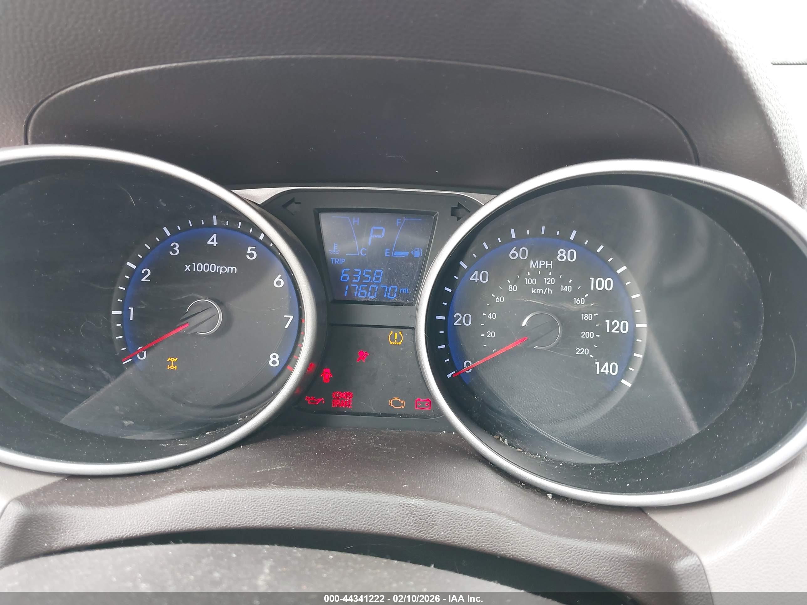 HYUNDAI TUCSON image 7