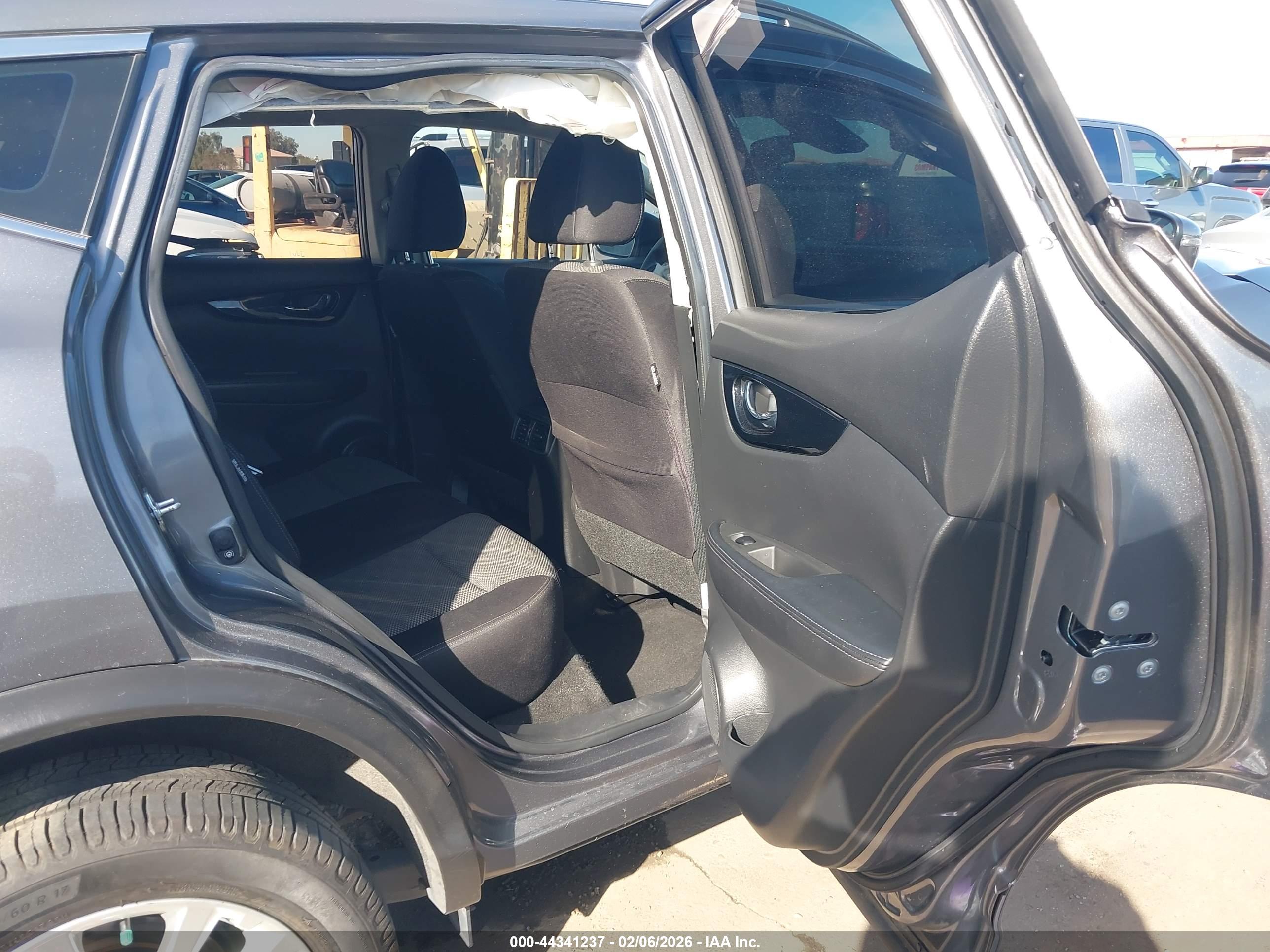 NISSAN ROGUE image 8