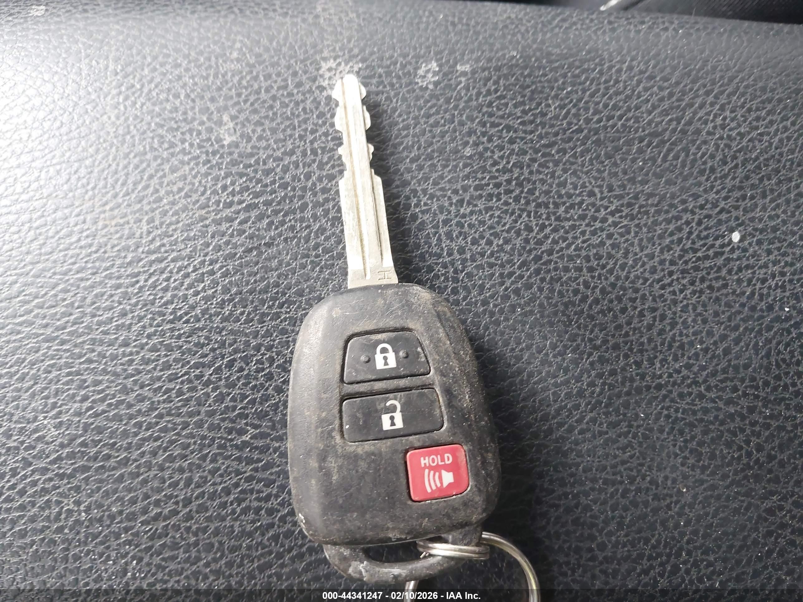 TOYOTA RAV4 image 11