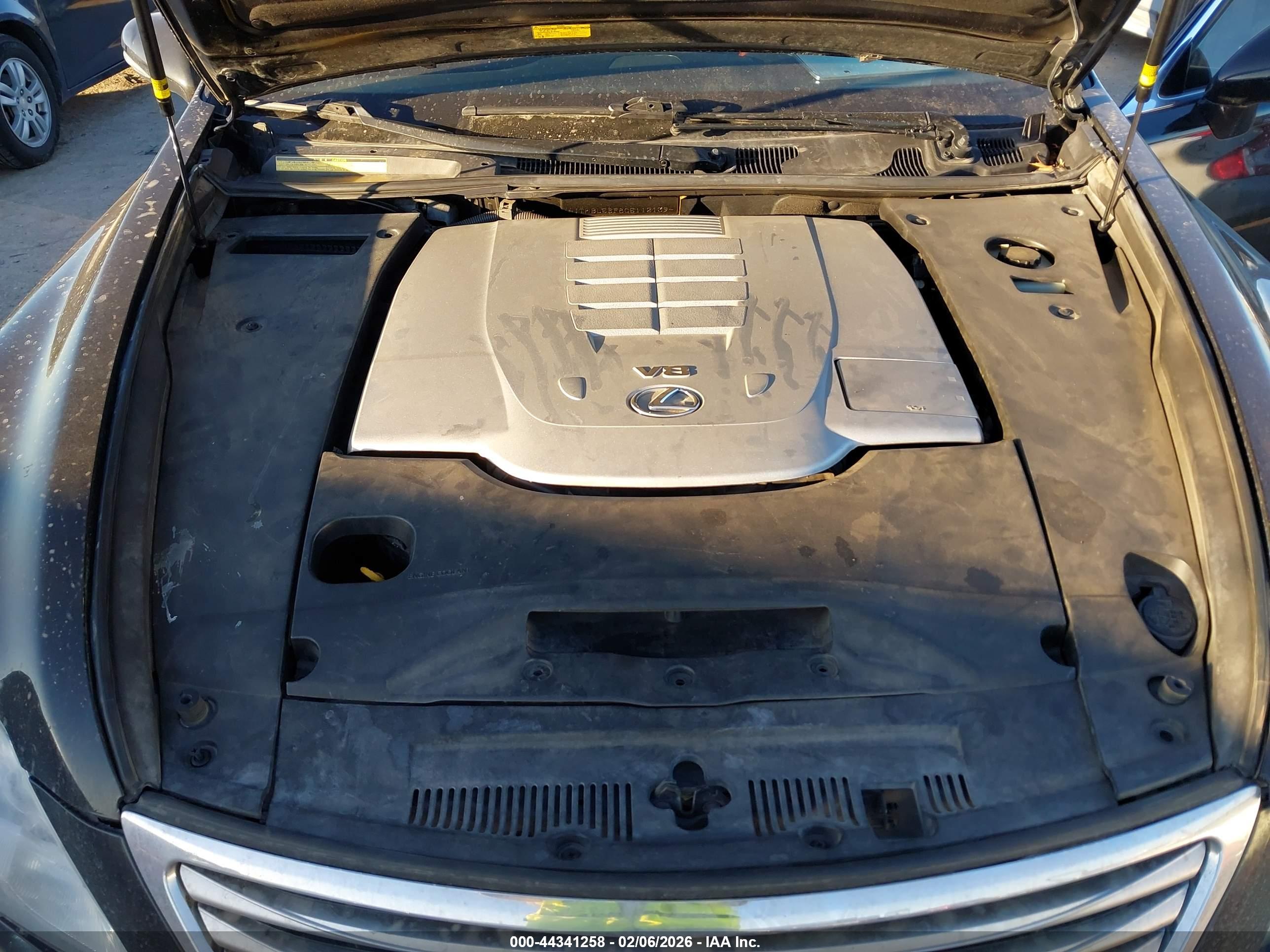 LEXUS LS image 10