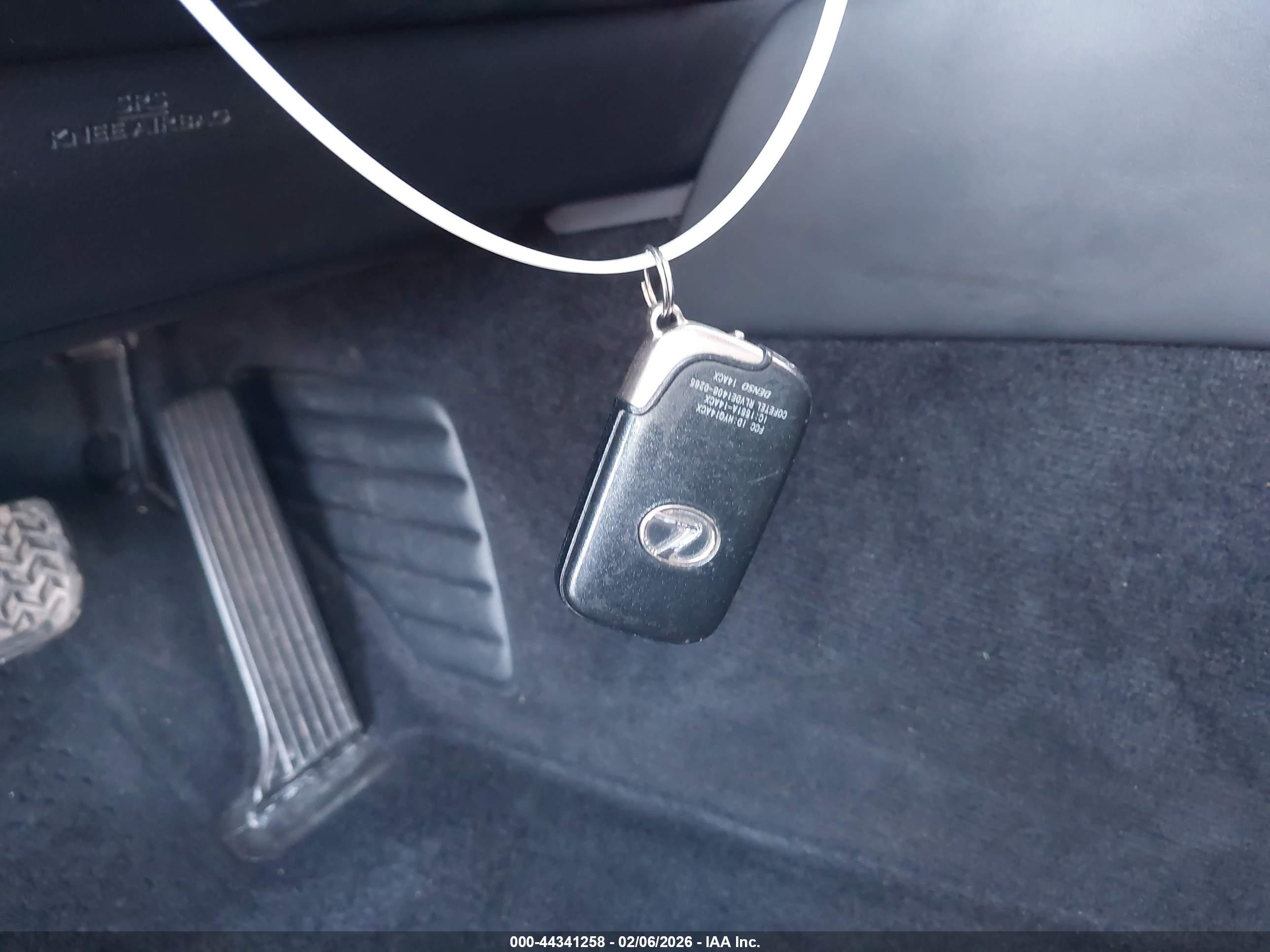 LEXUS LS image 11