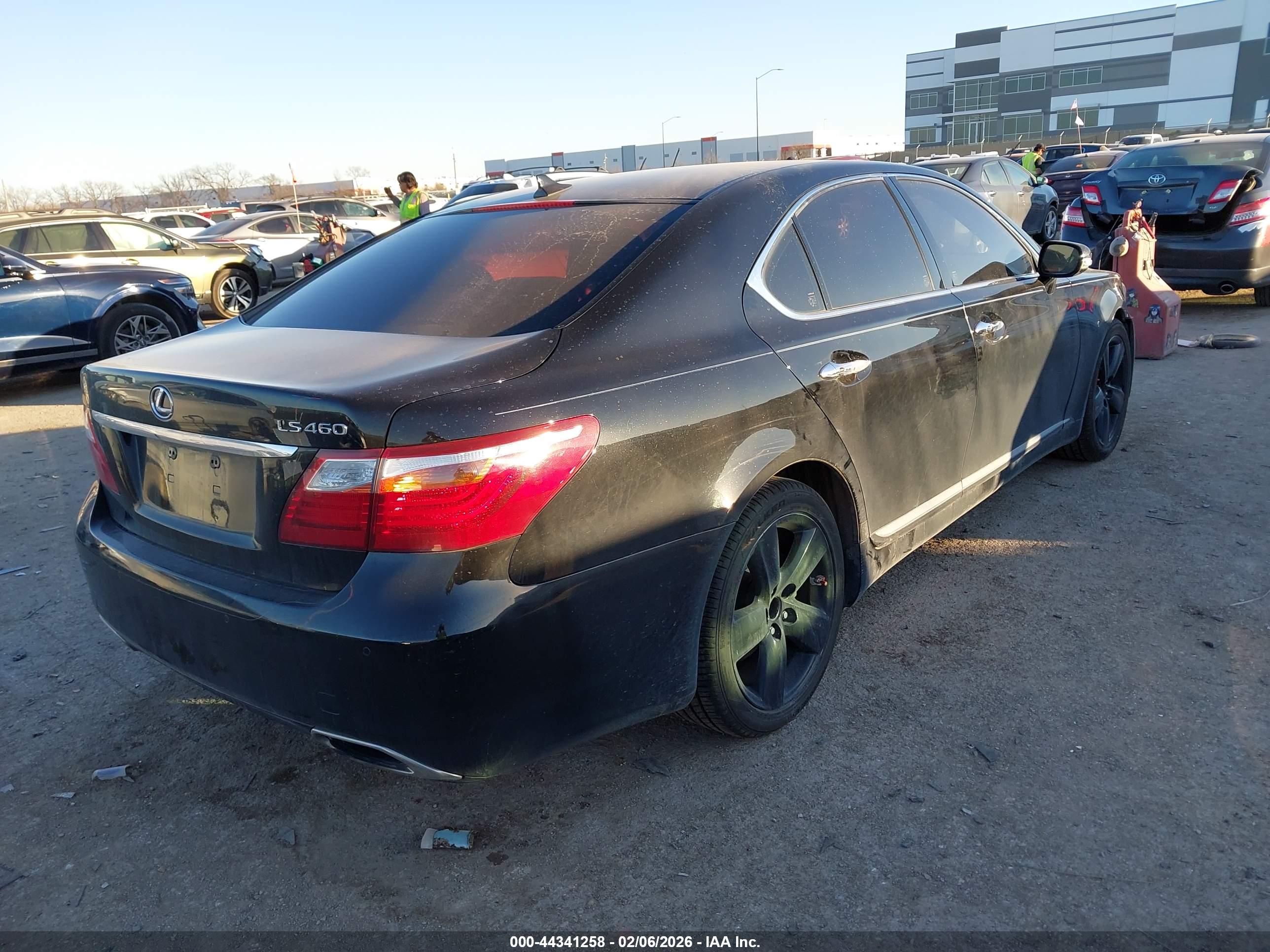 LEXUS LS image 4