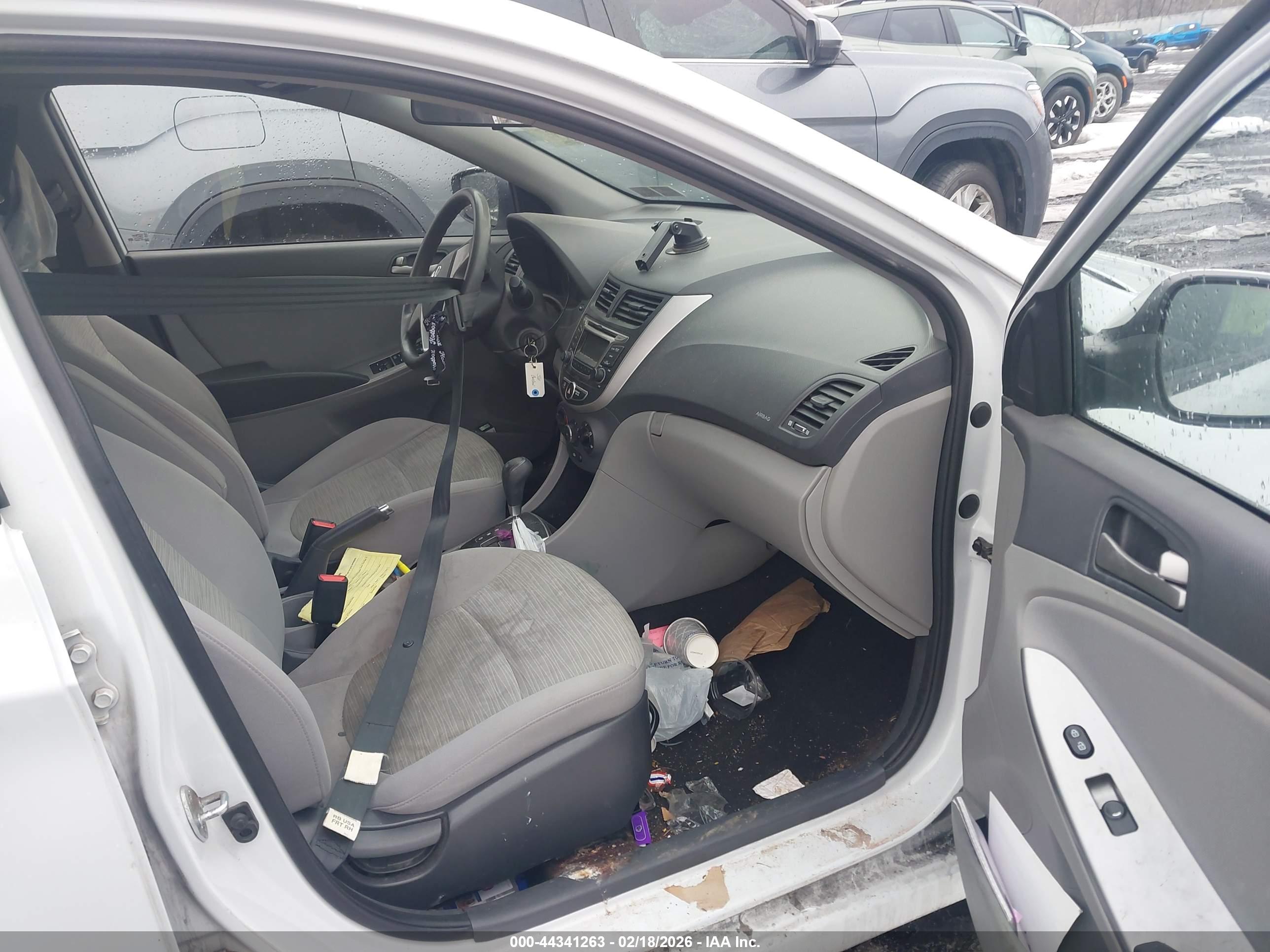 HYUNDAI ACCENT image 5