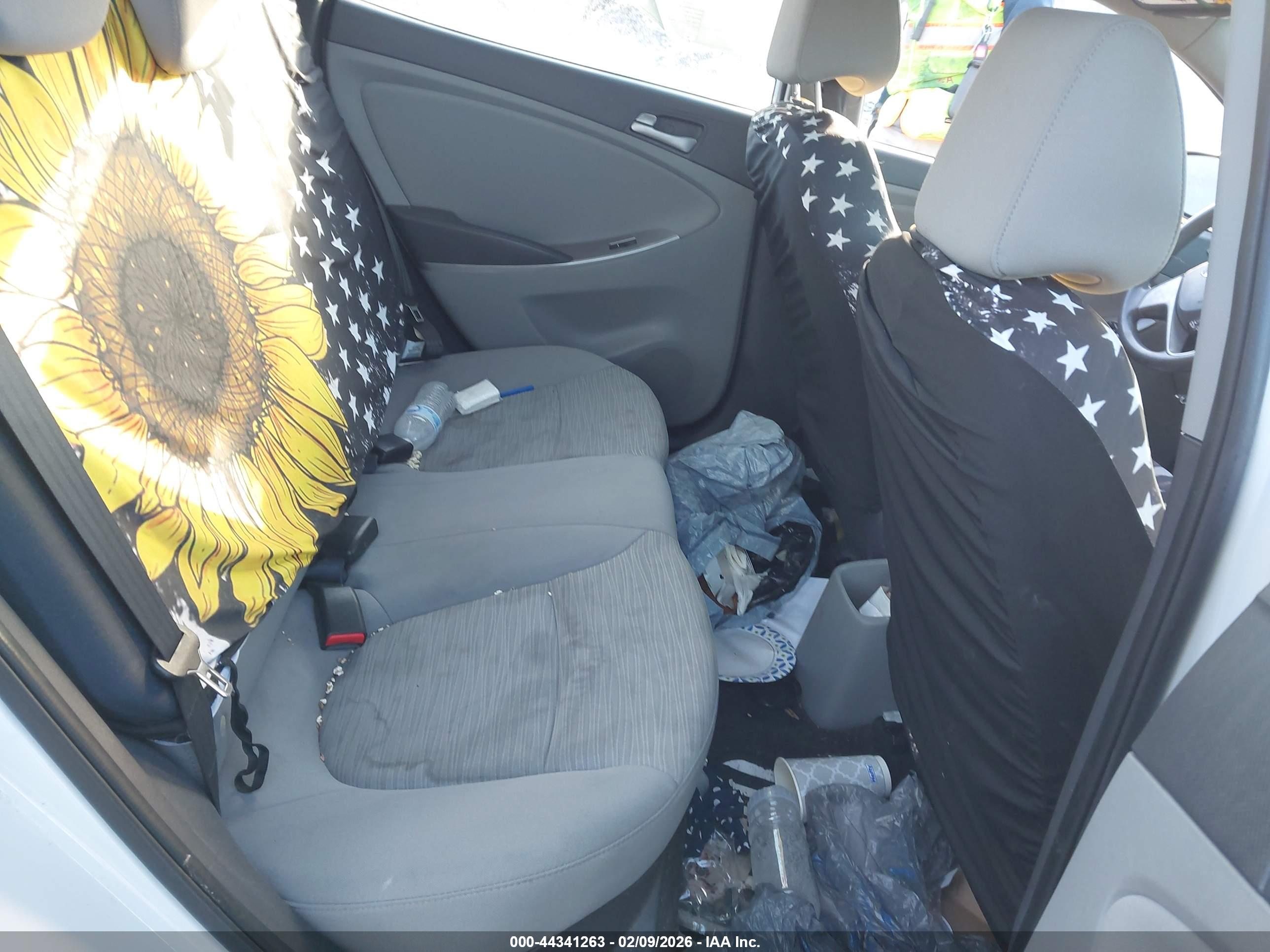 HYUNDAI ACCENT image 8