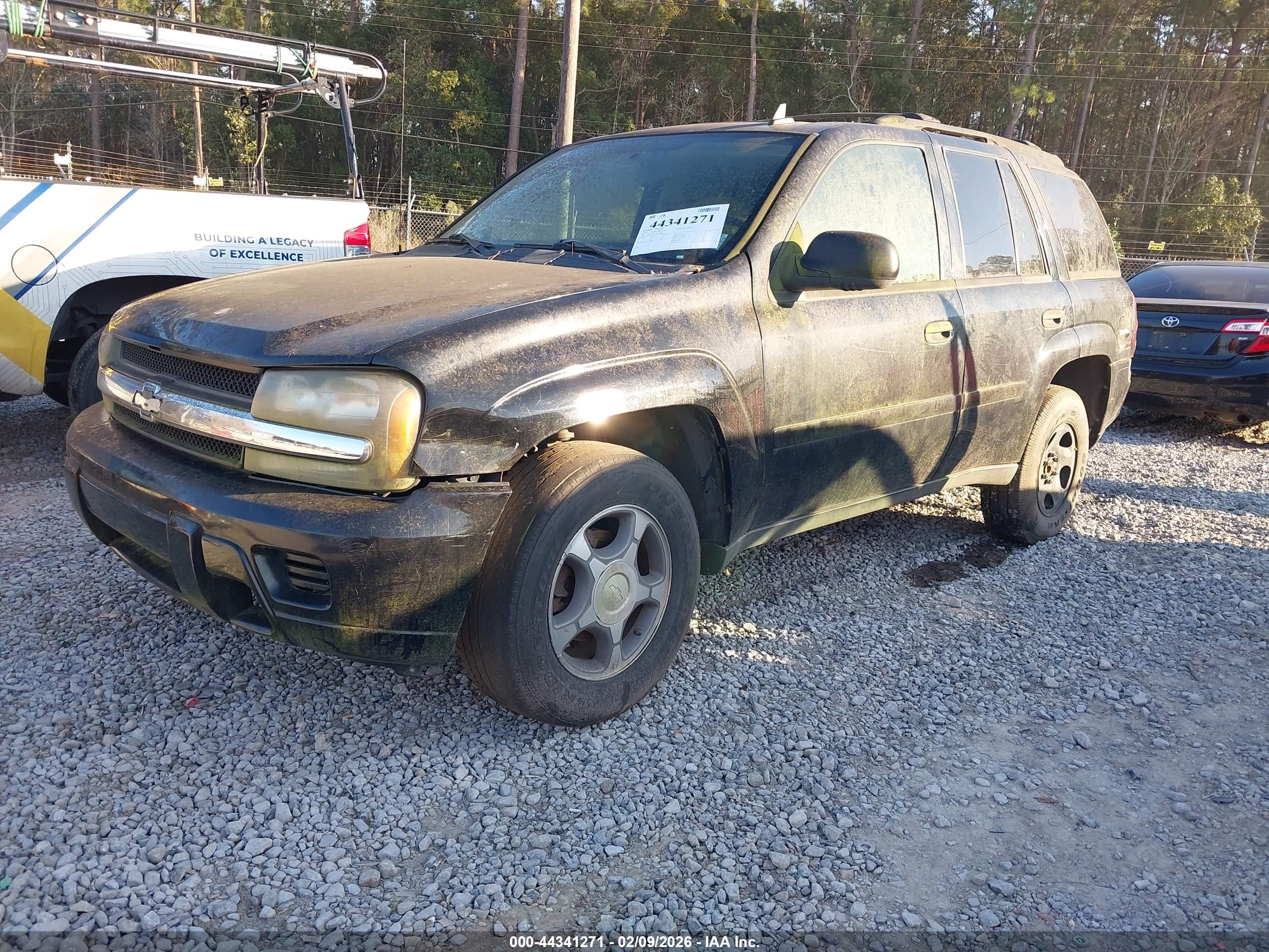 CHEVROLET TRAILBLAZER image 2