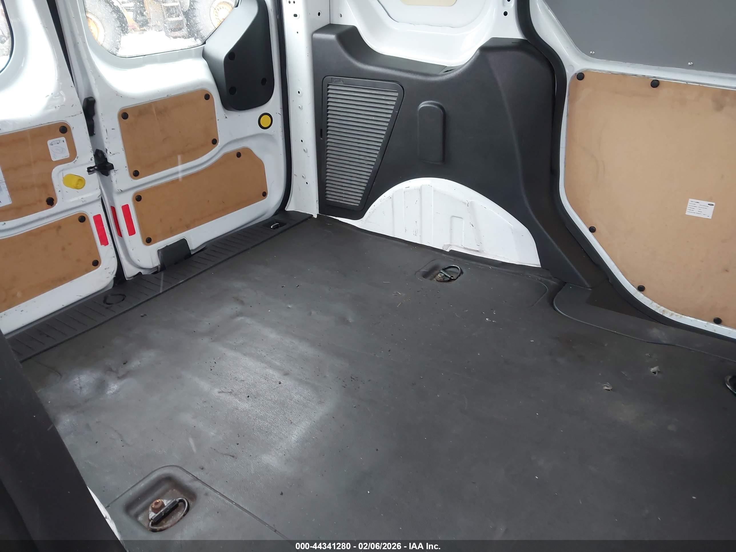 FORD TRANSIT image 8