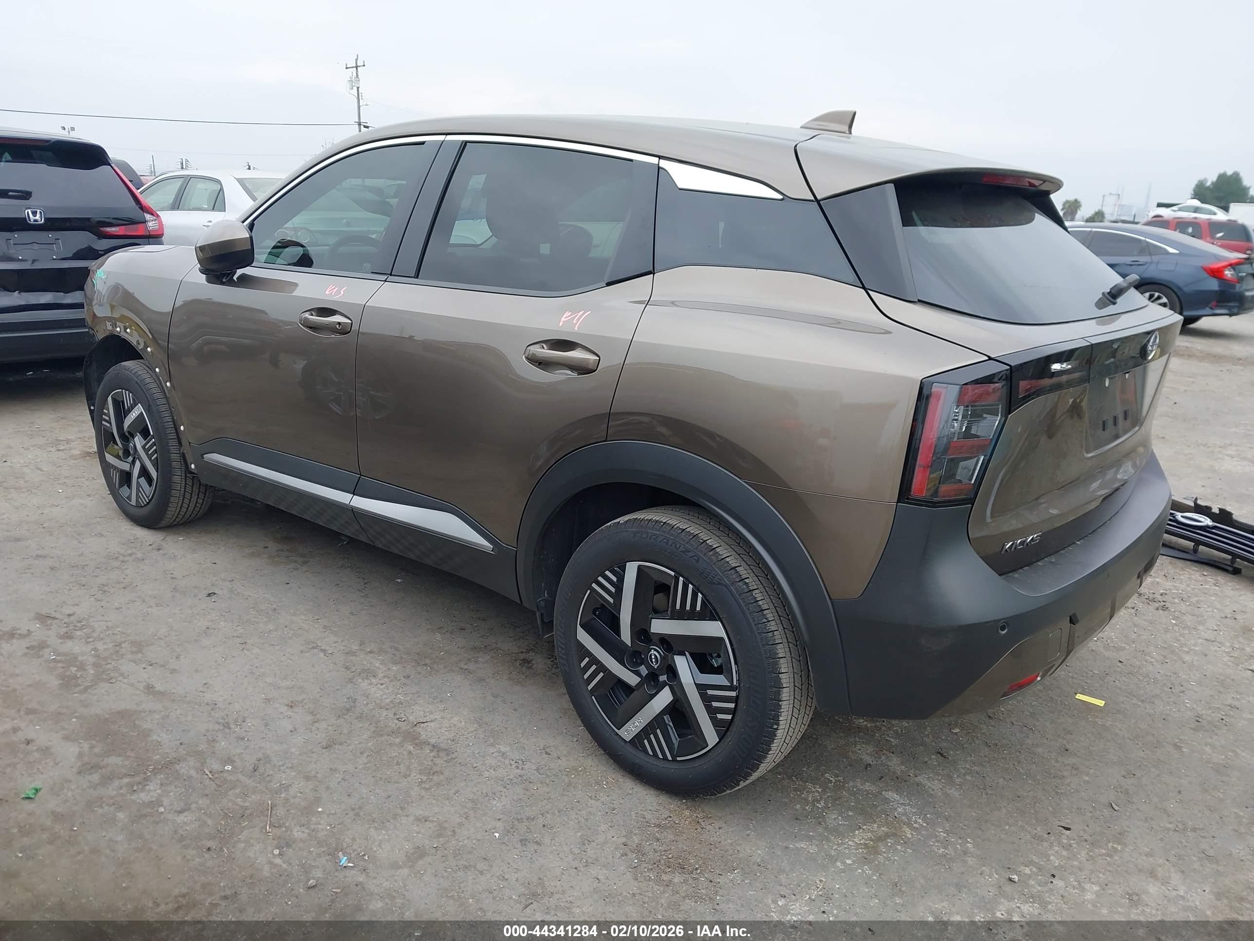 NISSAN KICKS image 3