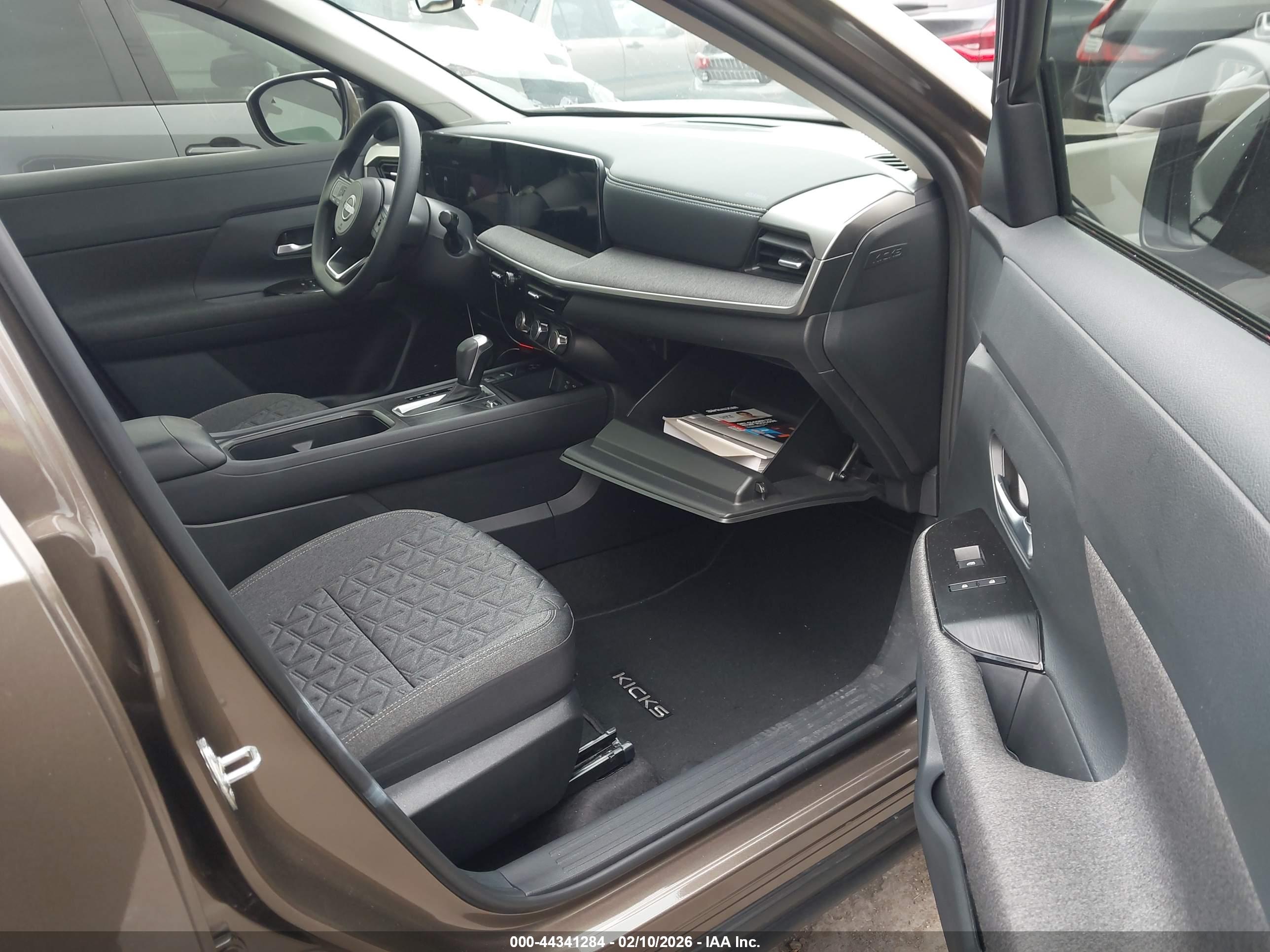 NISSAN KICKS image 5