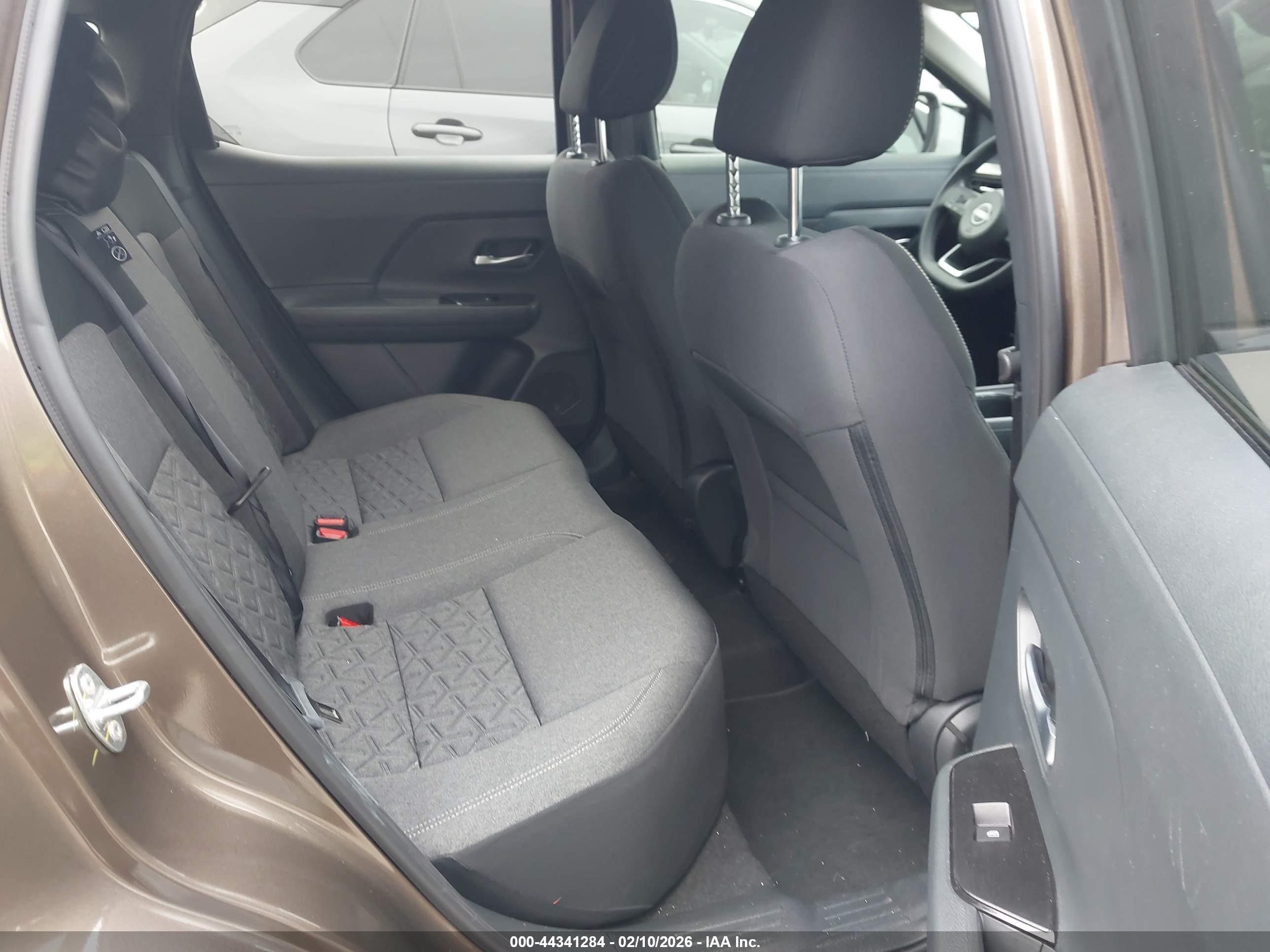 NISSAN KICKS image 8