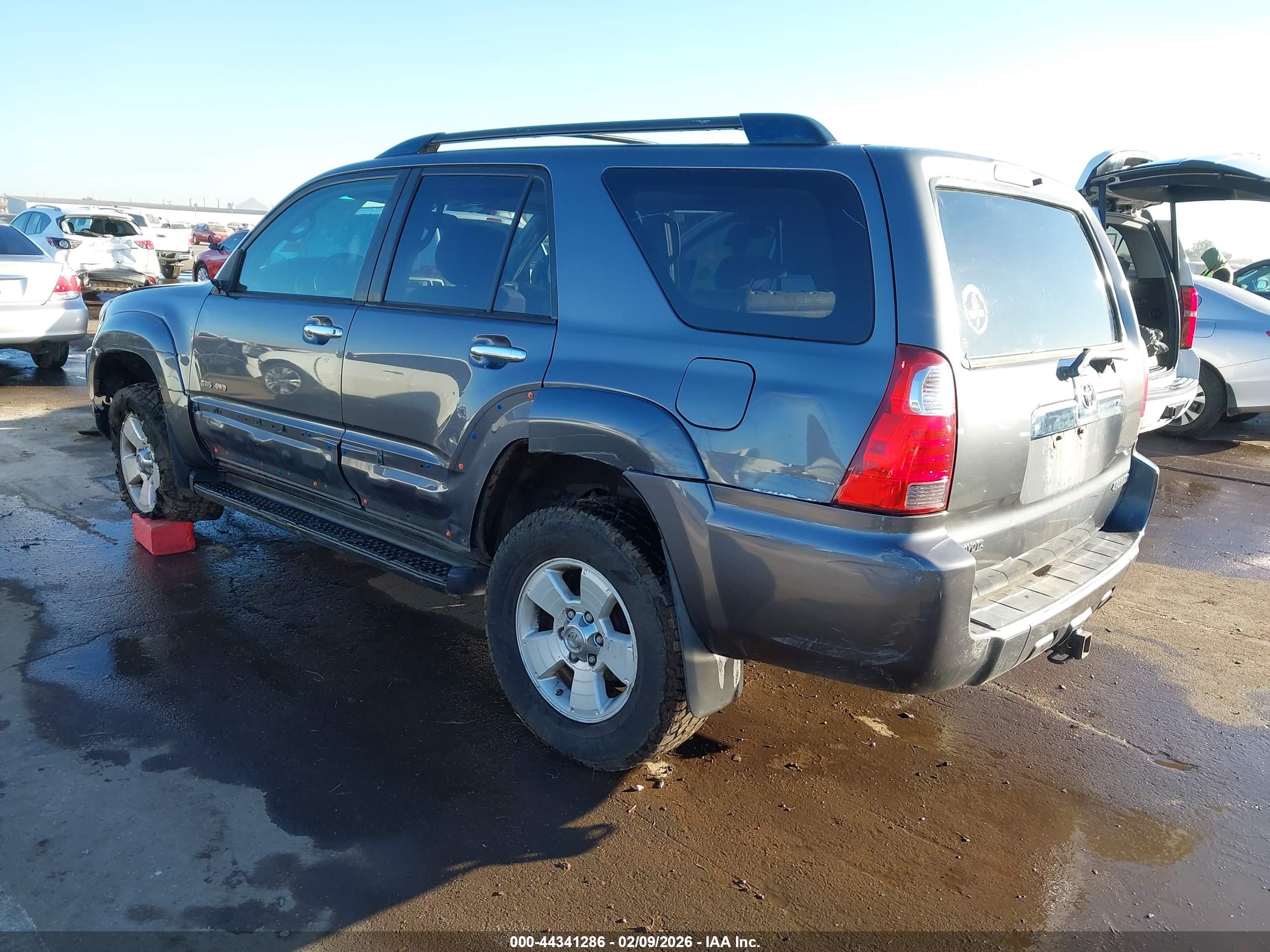 TOYOTA 4RUNNER image 3