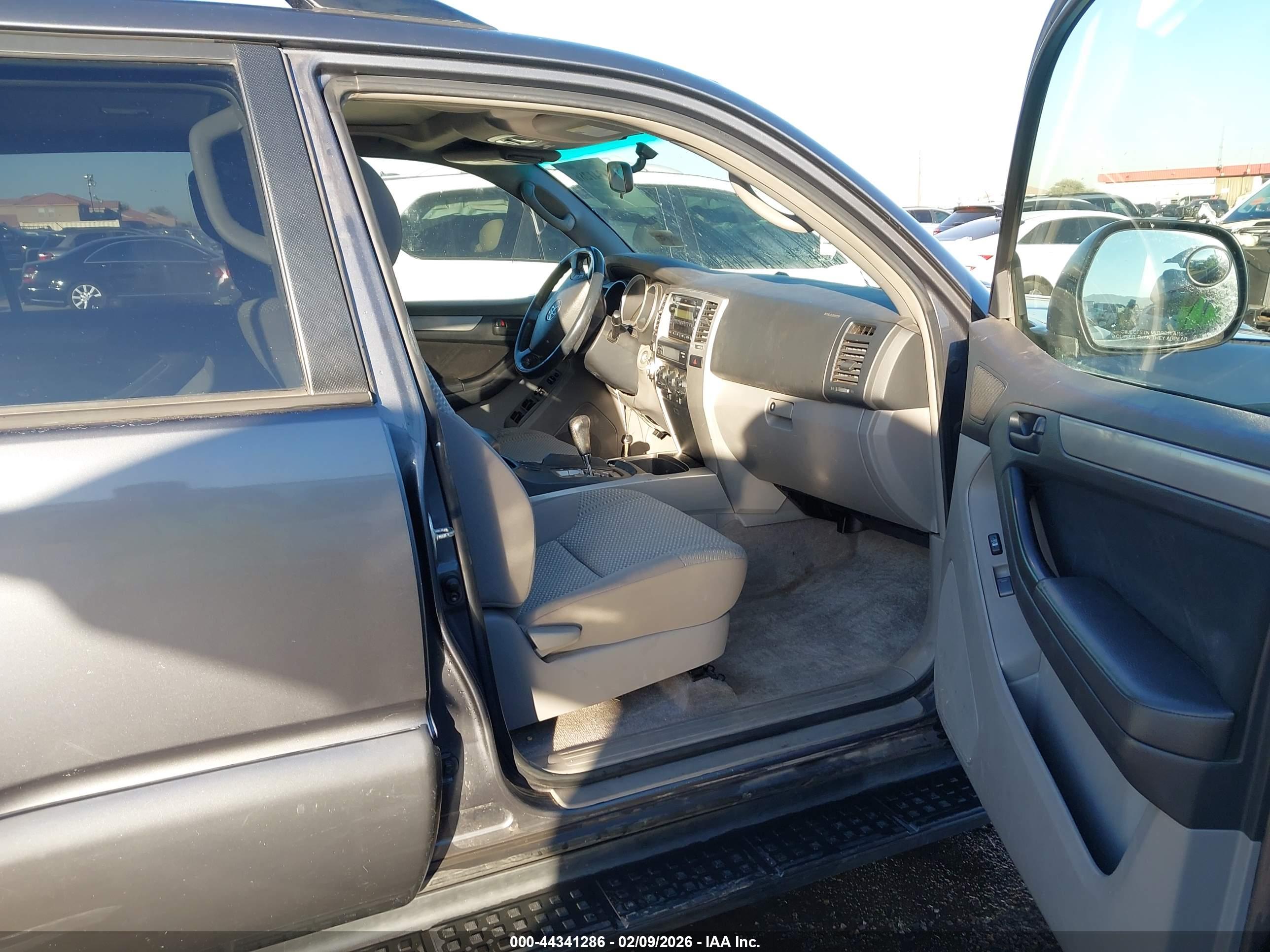 TOYOTA 4RUNNER image 5