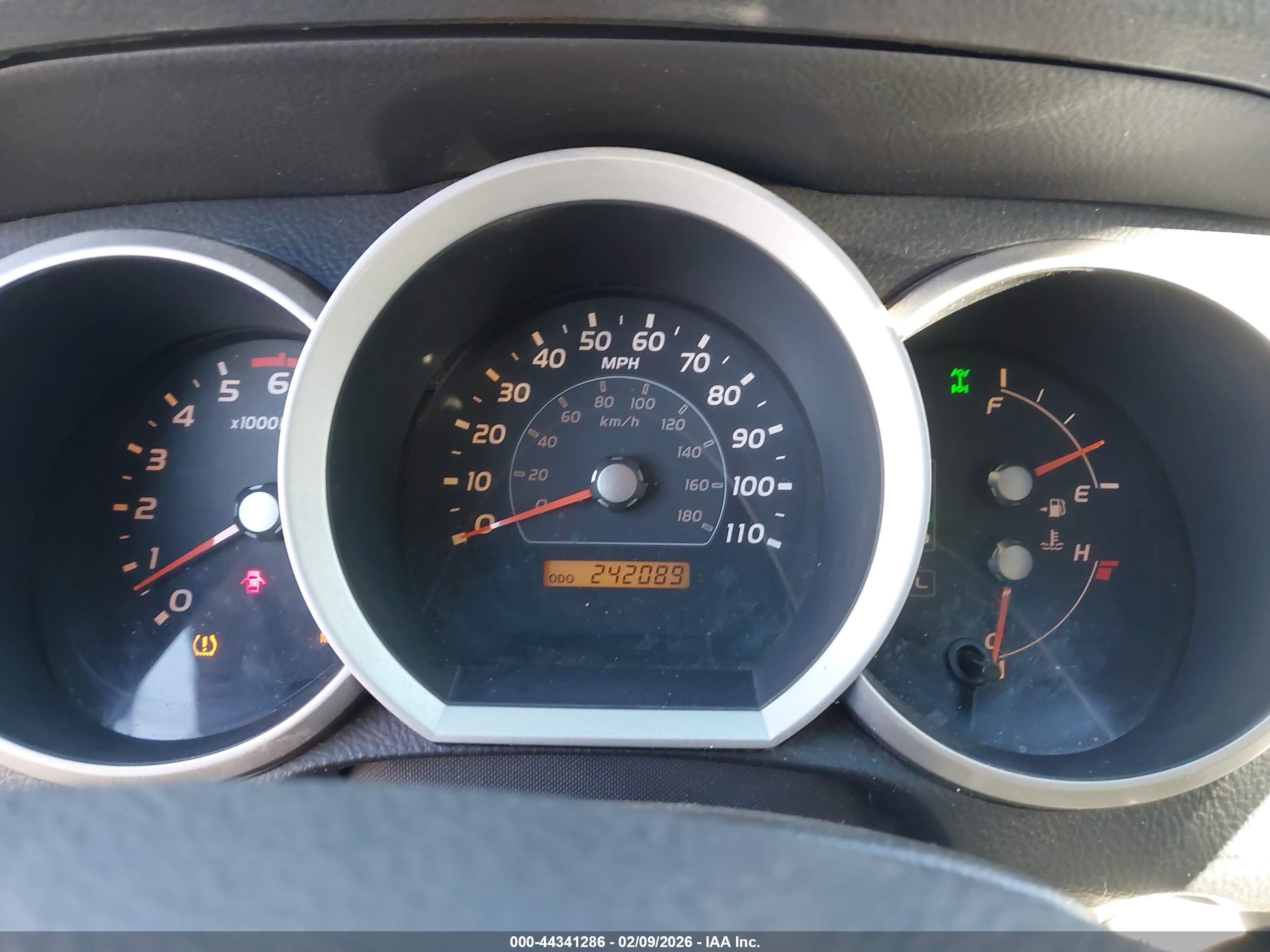 TOYOTA 4RUNNER image 7