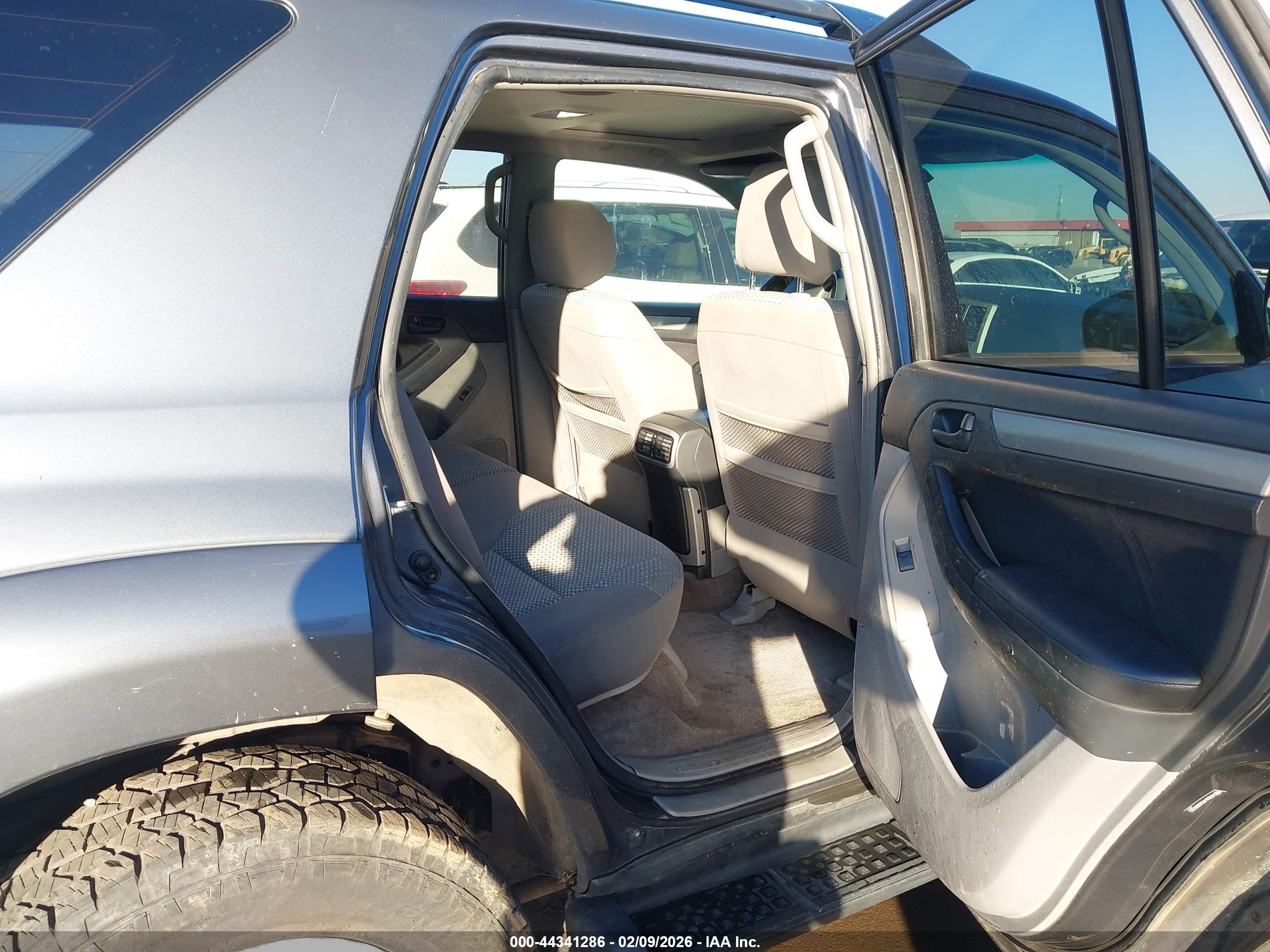 TOYOTA 4RUNNER image 8