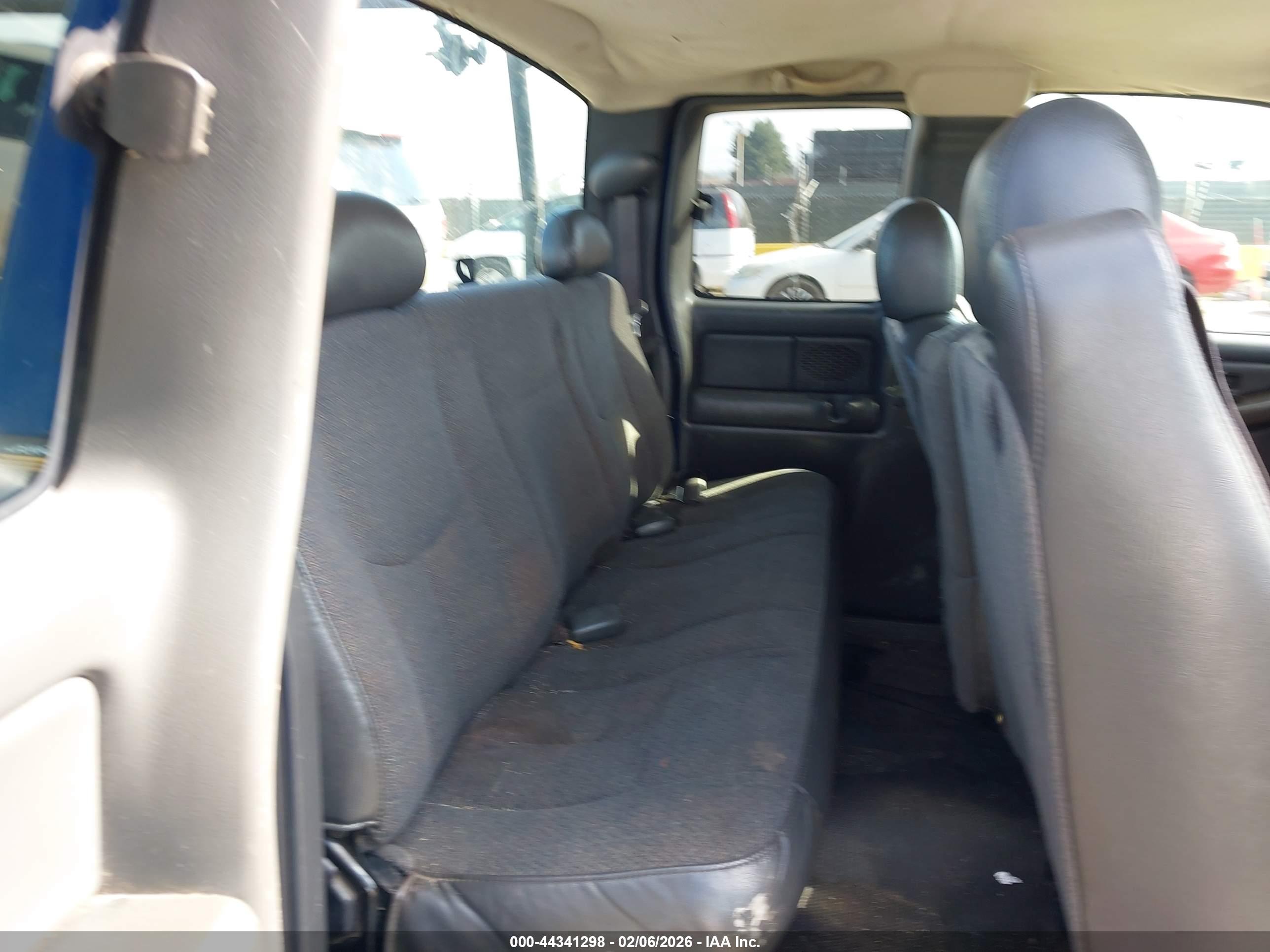 CHEVROLET SILVERADO image 8