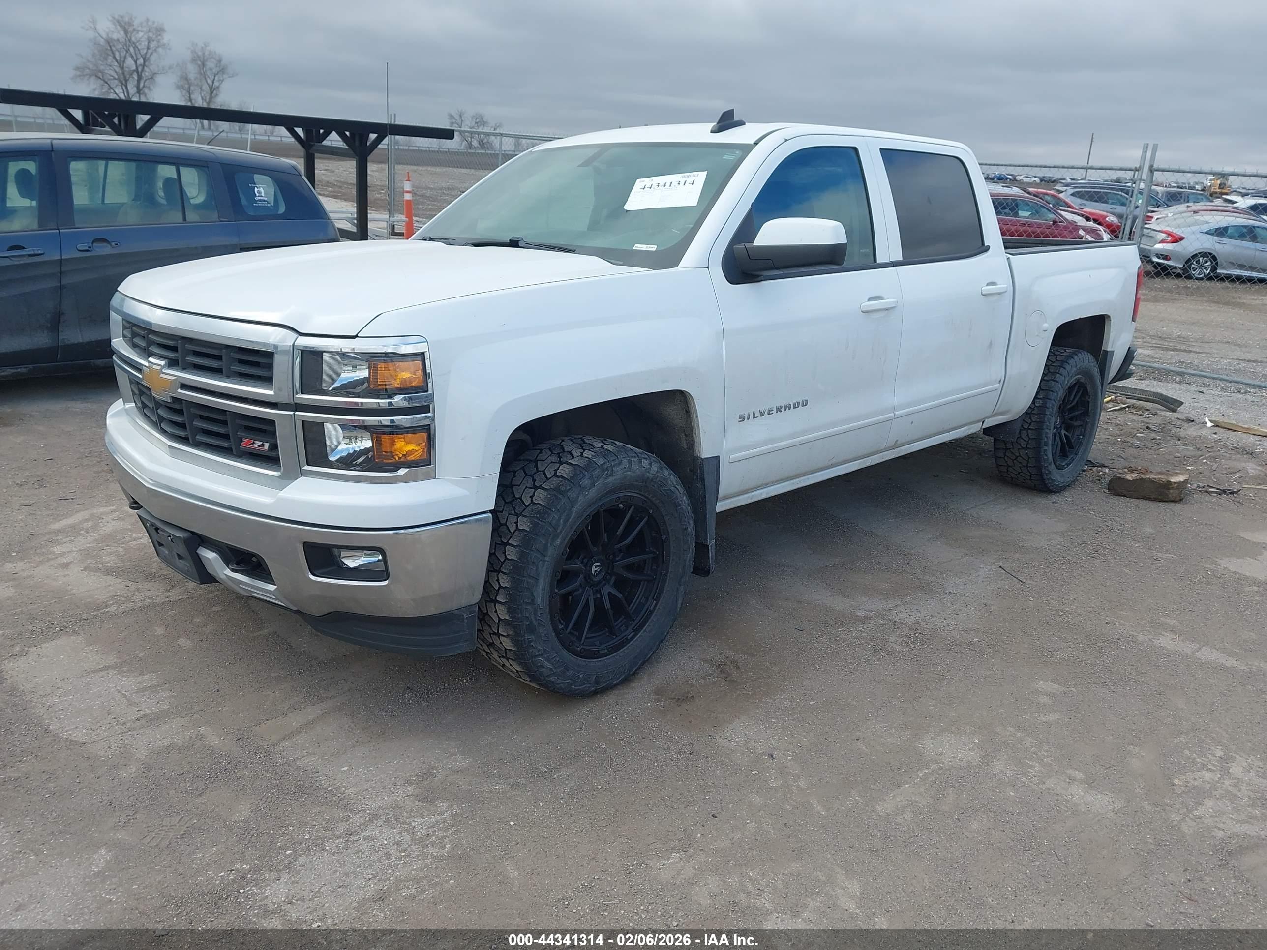 CHEVROLET SILVERADO image 2