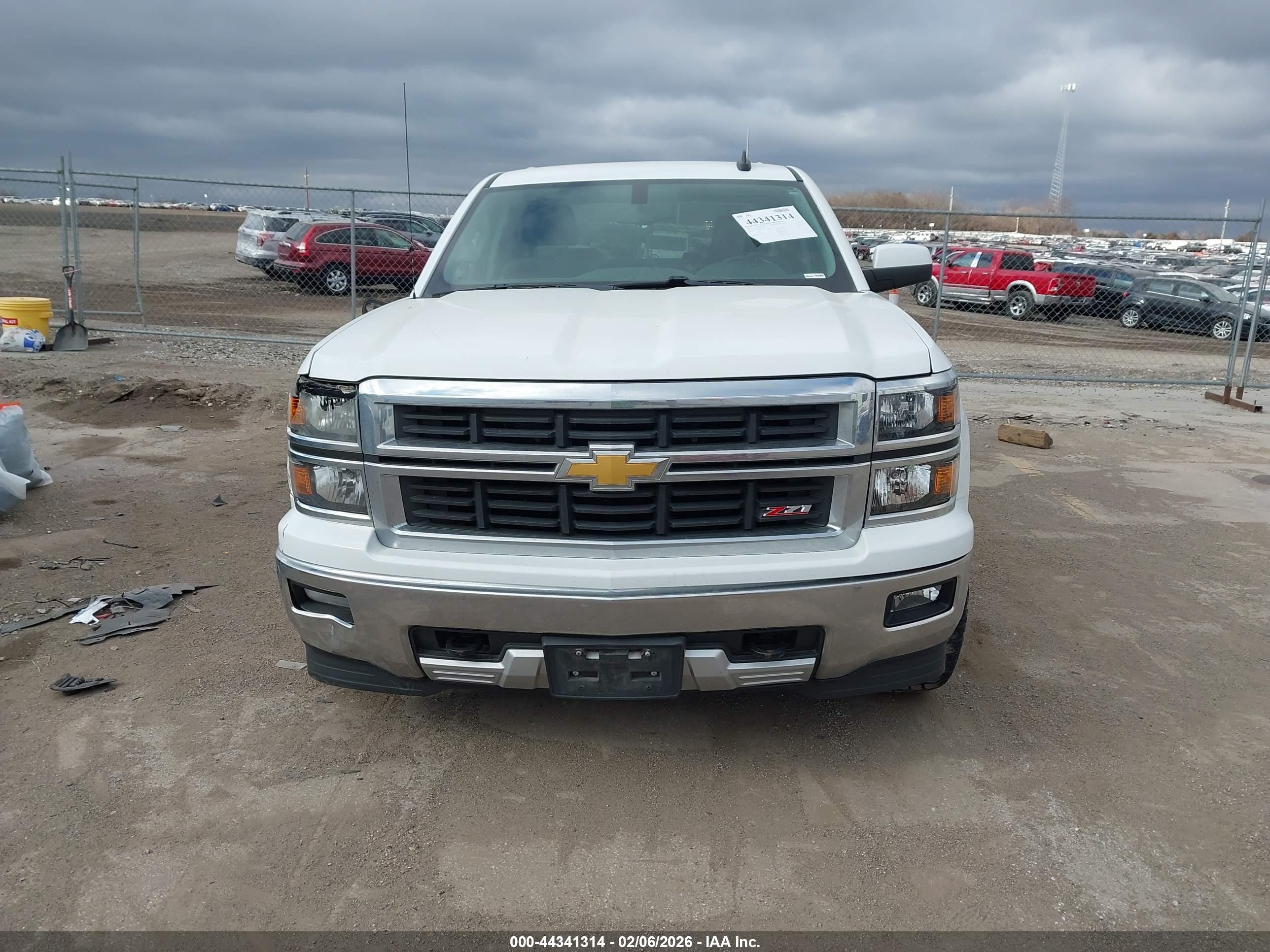 CHEVROLET SILVERADO image 6