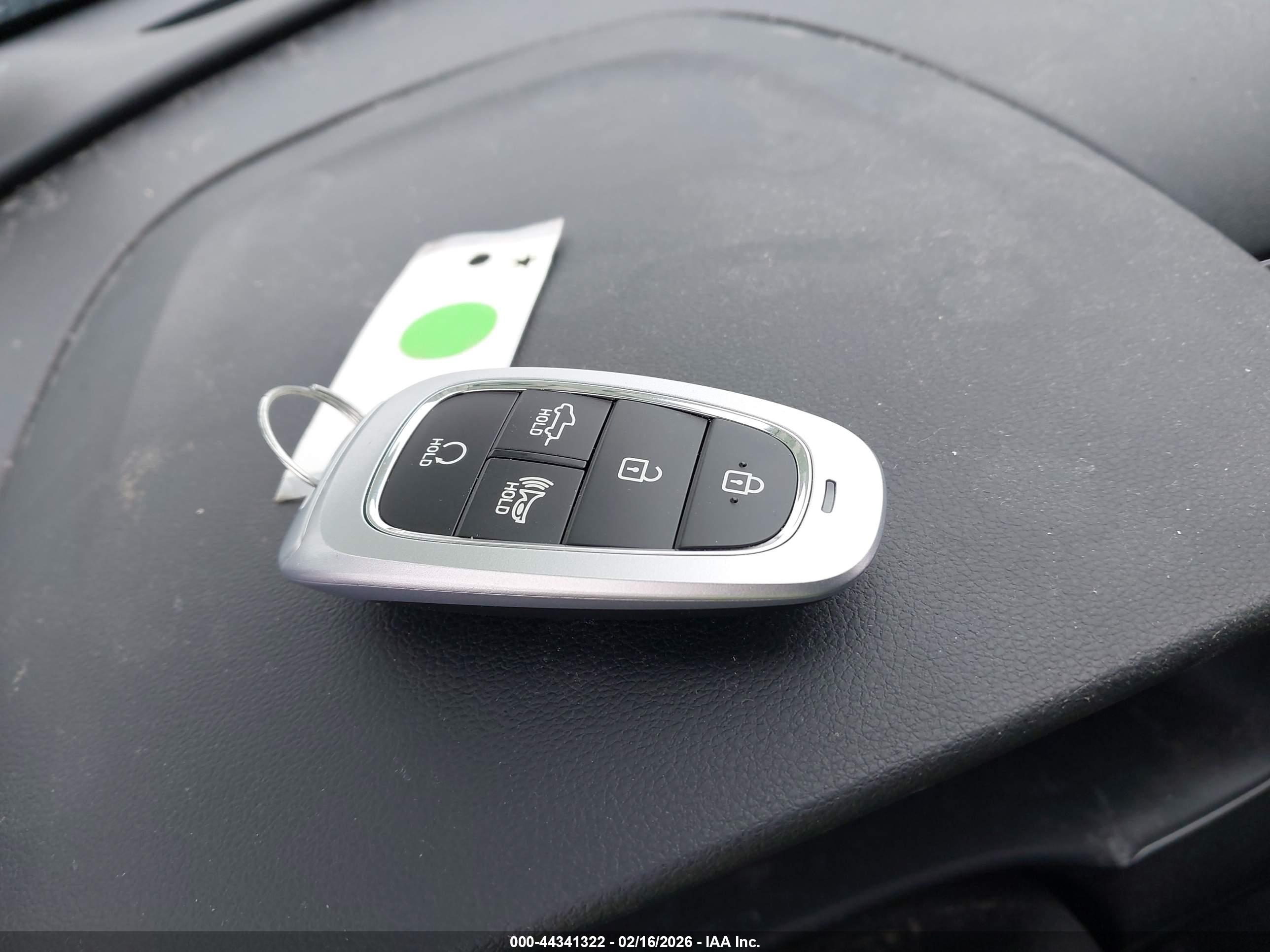 HYUNDAI SANTA image 11