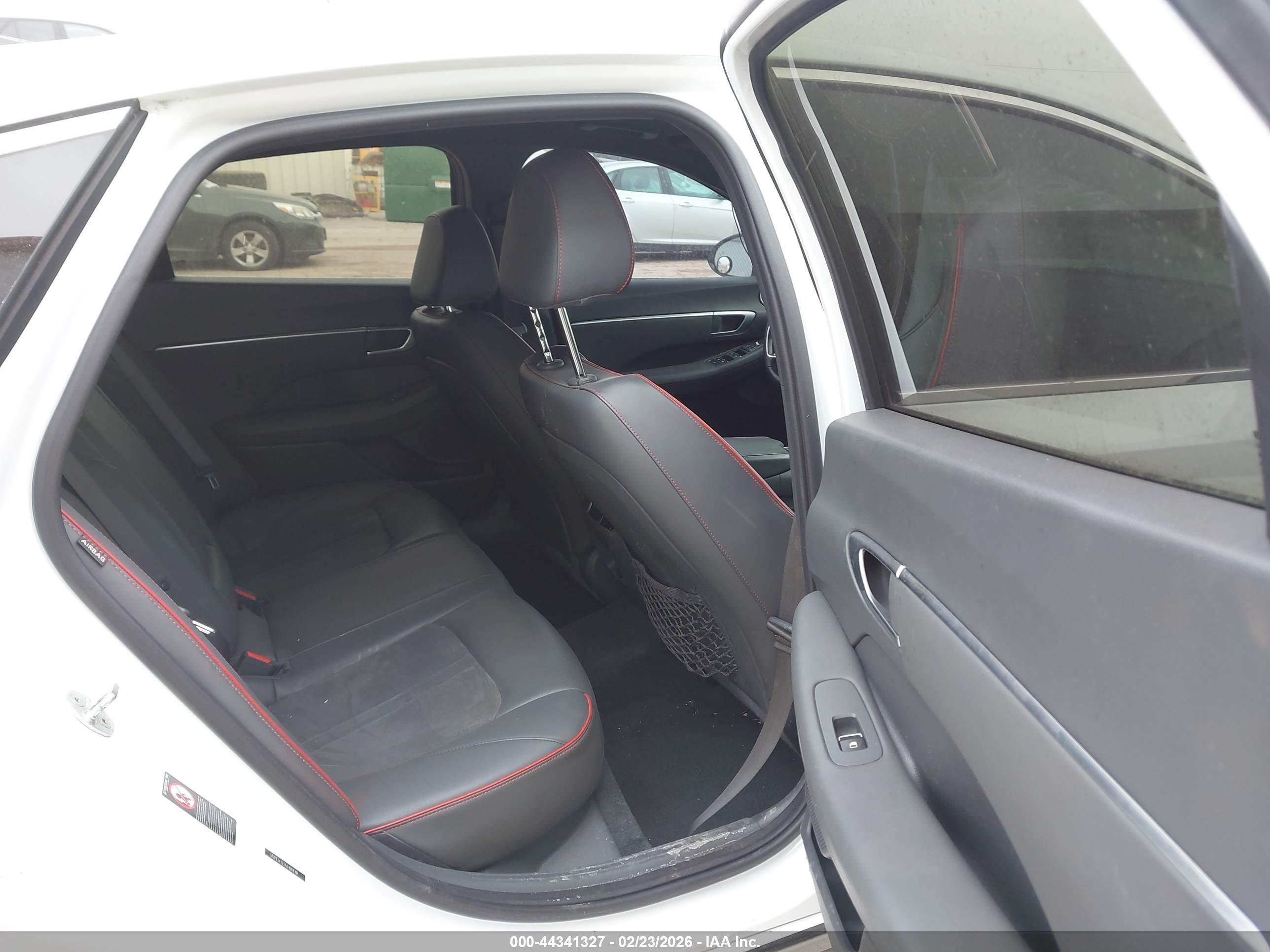 HYUNDAI SONATA image 8