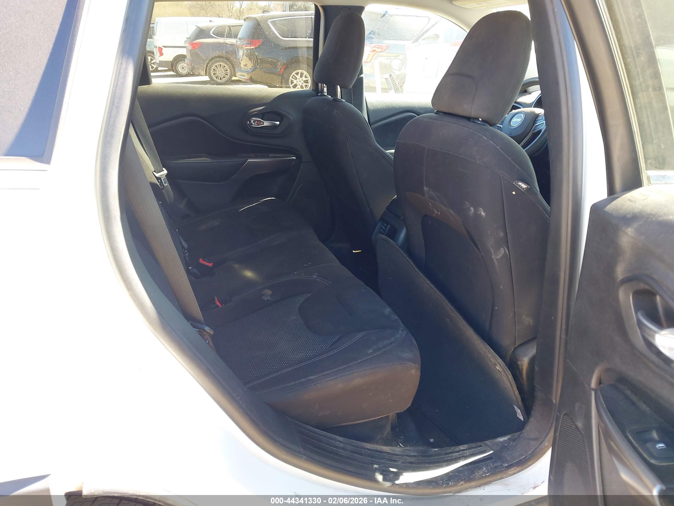 JEEP CHEROKEE image 8