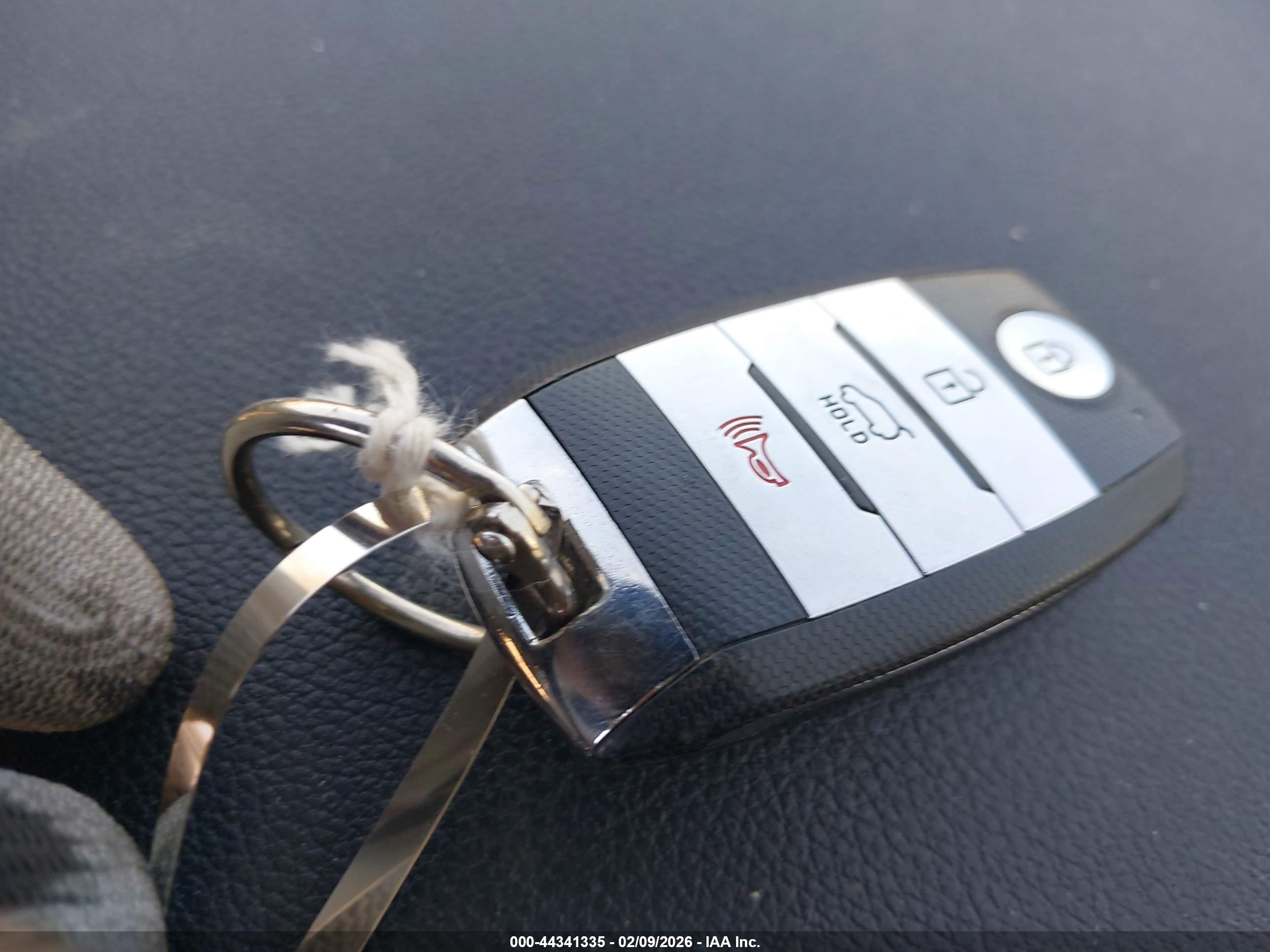 KIA SORENTO image 11