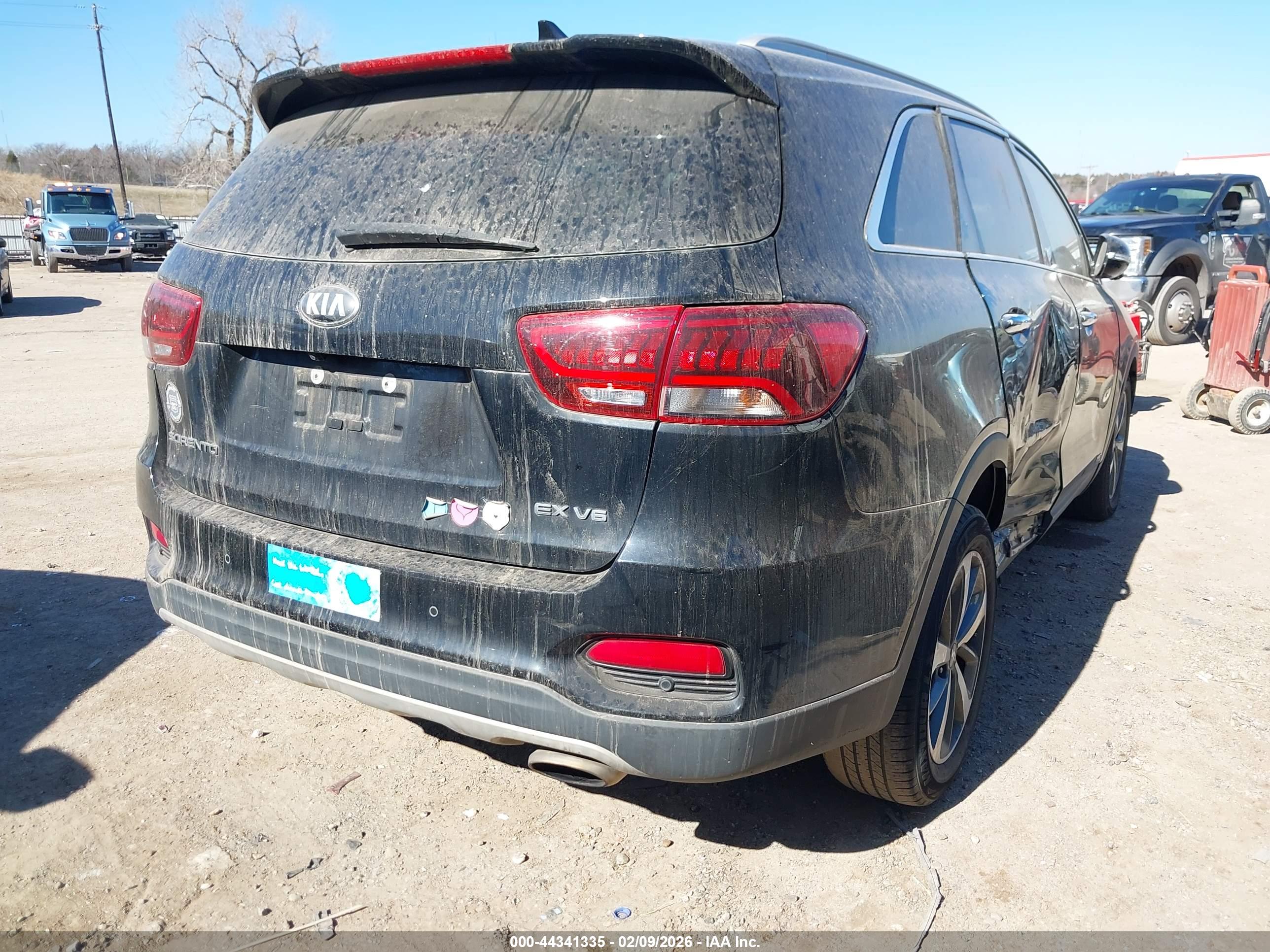 KIA SORENTO image 4