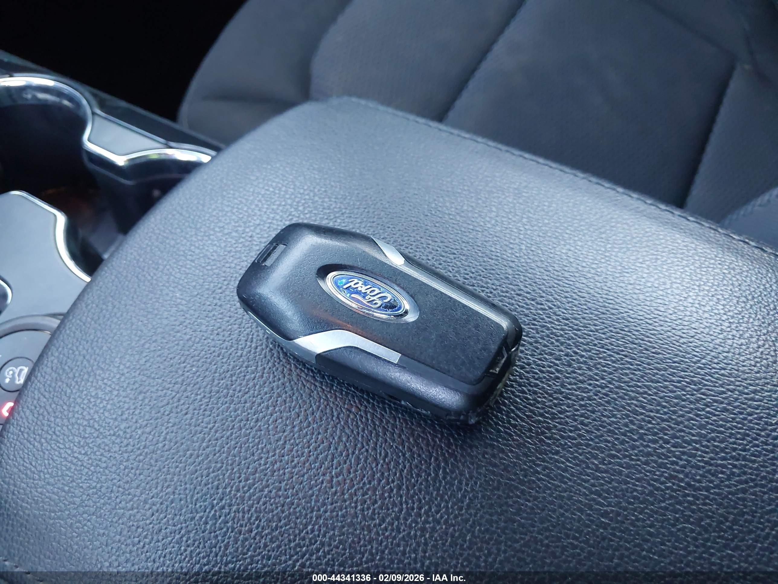 FORD EXPLORER image 11