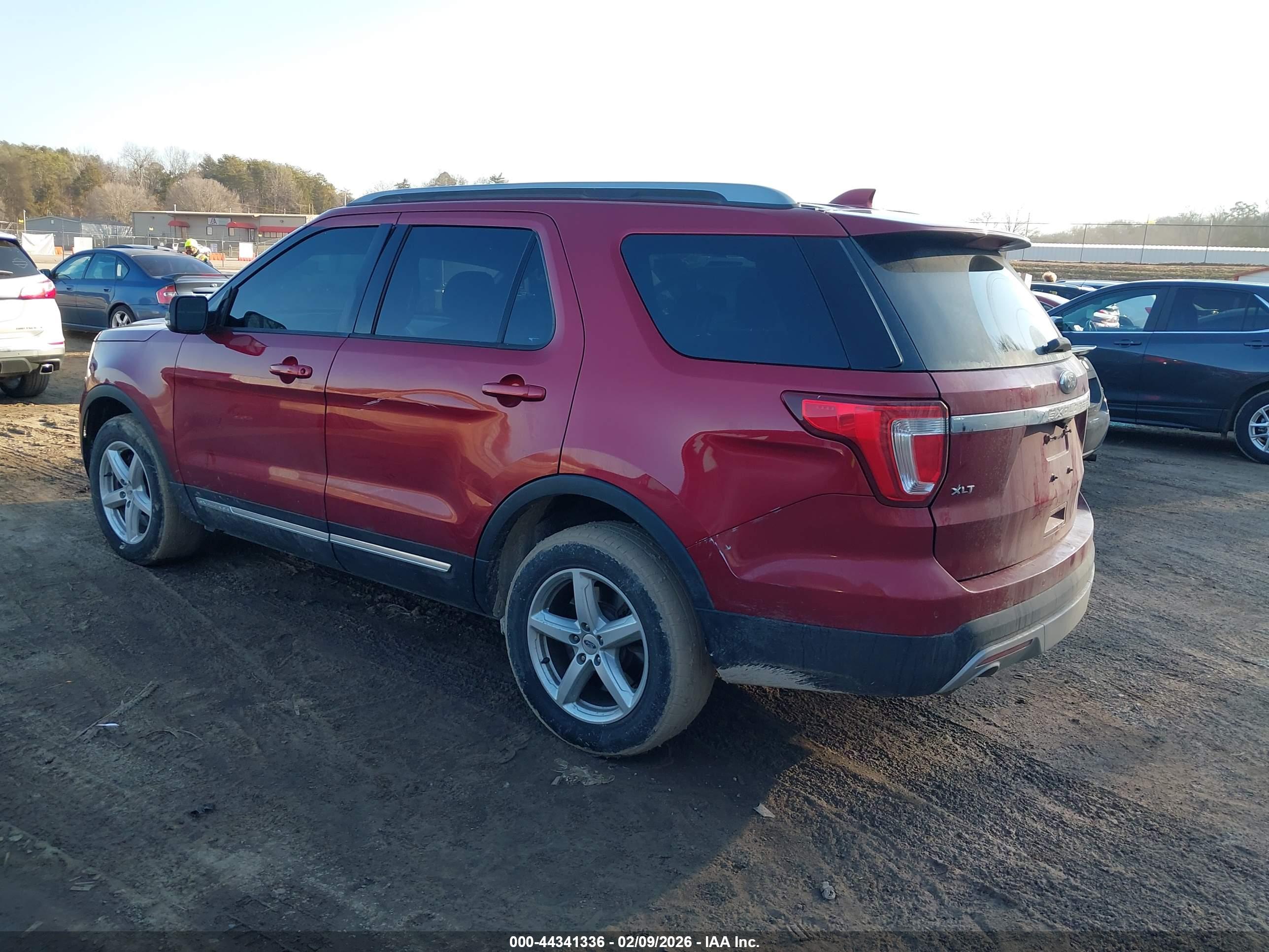 FORD EXPLORER image 3