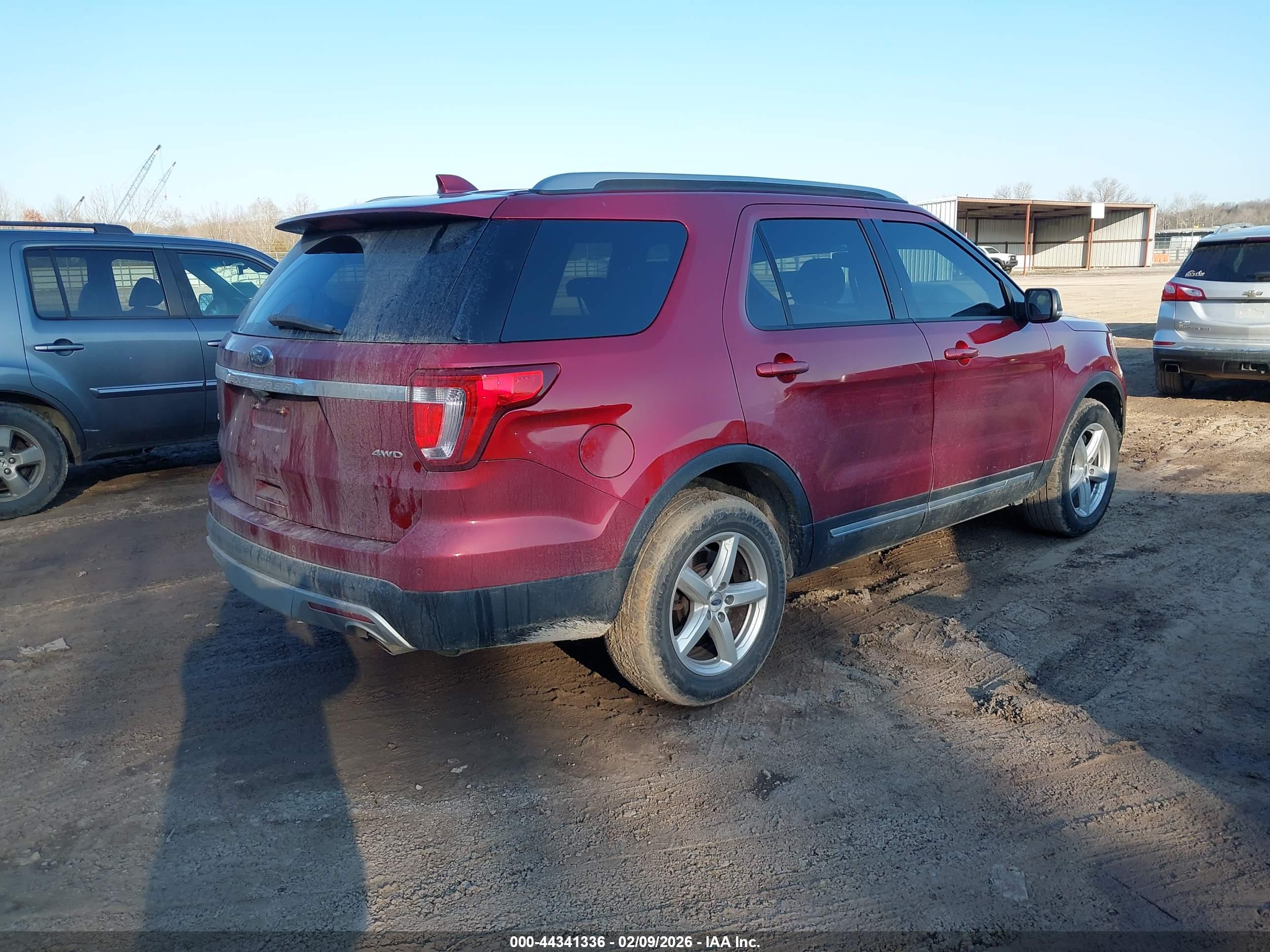 FORD EXPLORER image 4