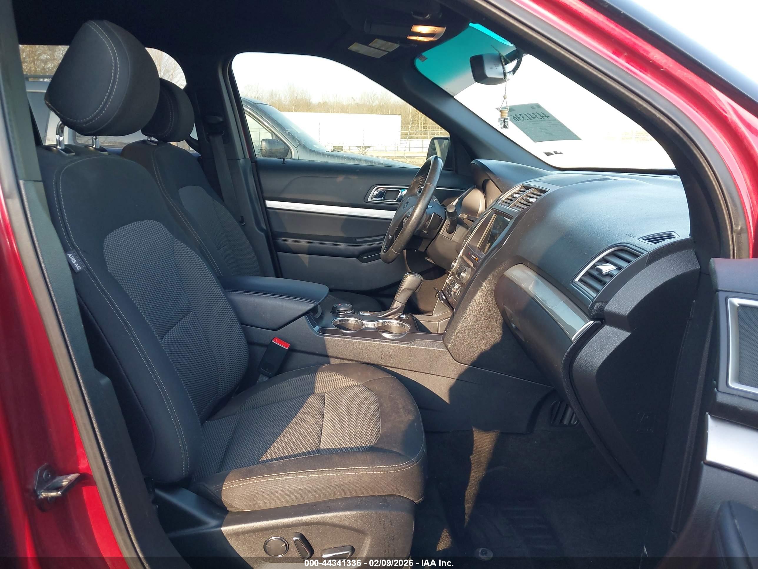 FORD EXPLORER image 5
