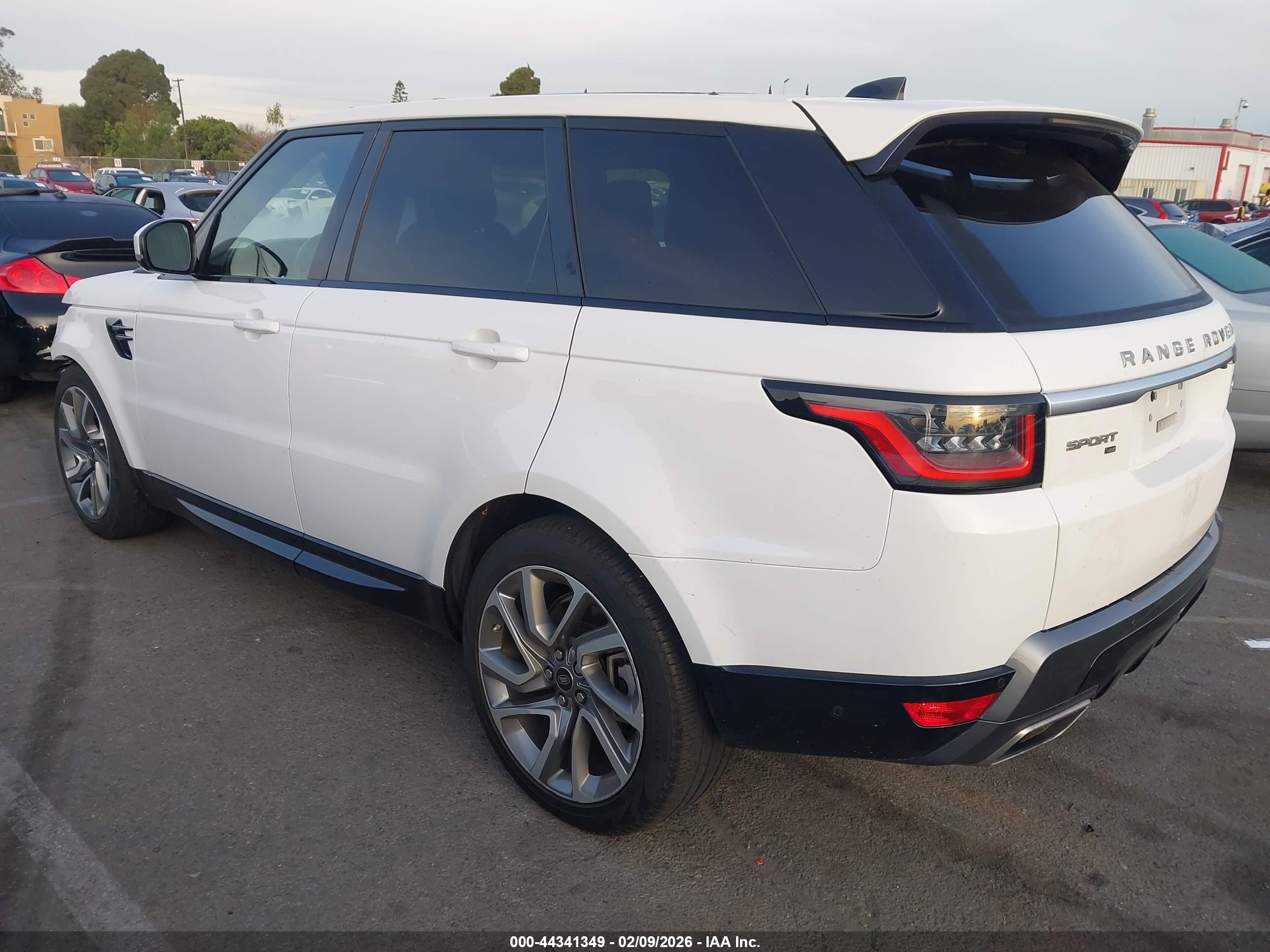LAND ROVER image 3