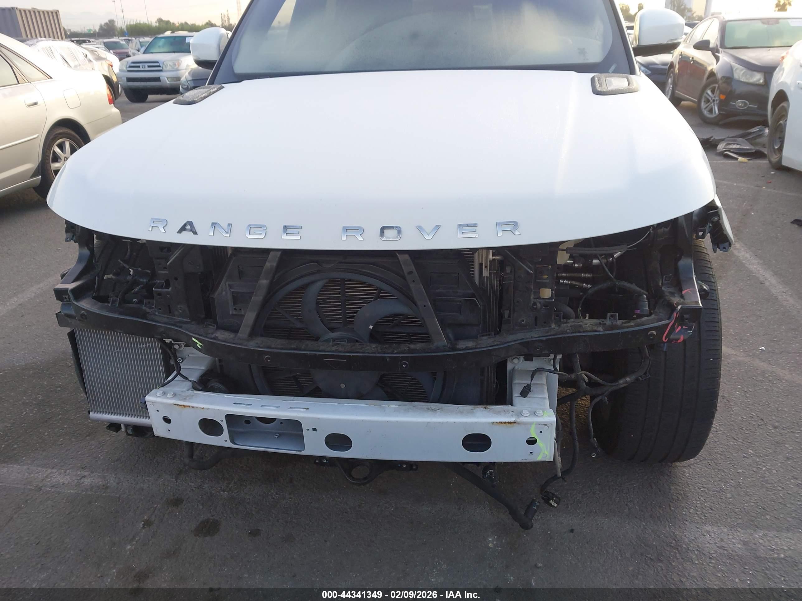 LAND ROVER image 6