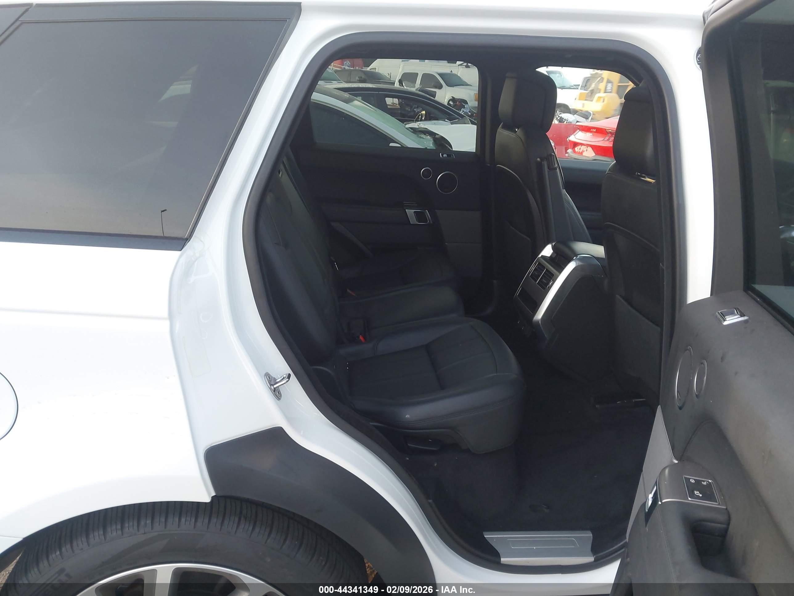LAND ROVER image 8