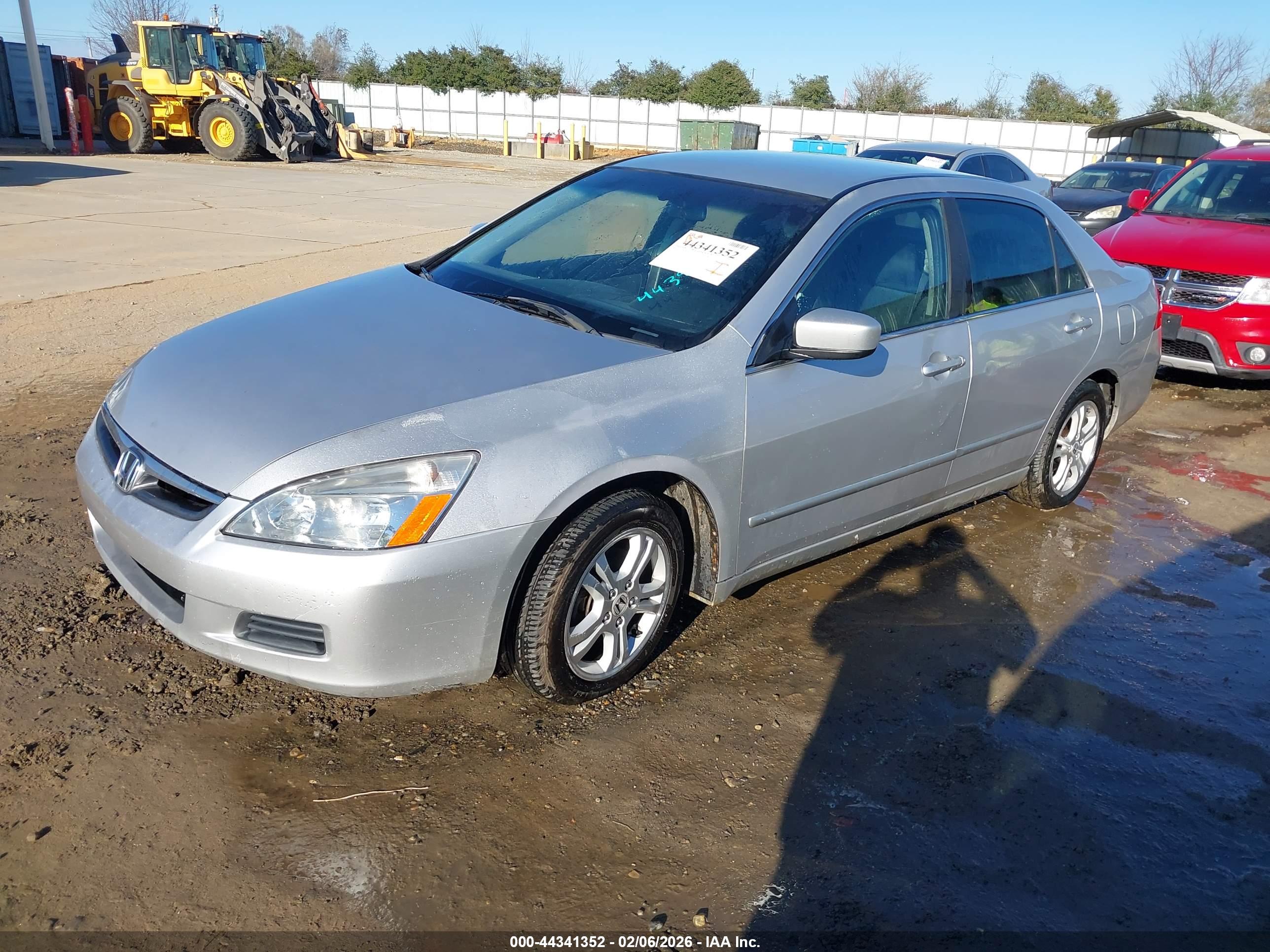 HONDA ACCORD image 2