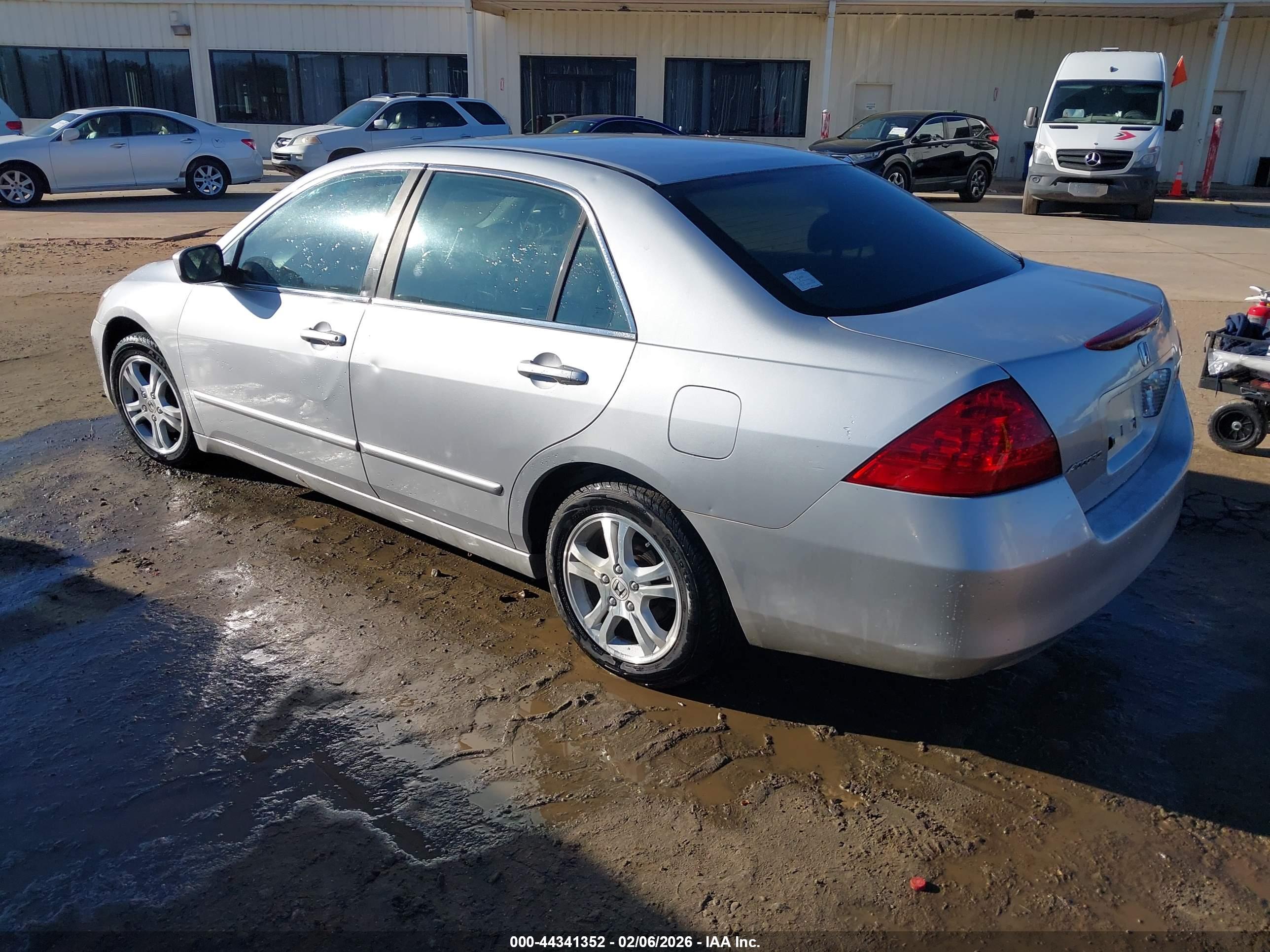 HONDA ACCORD image 3
