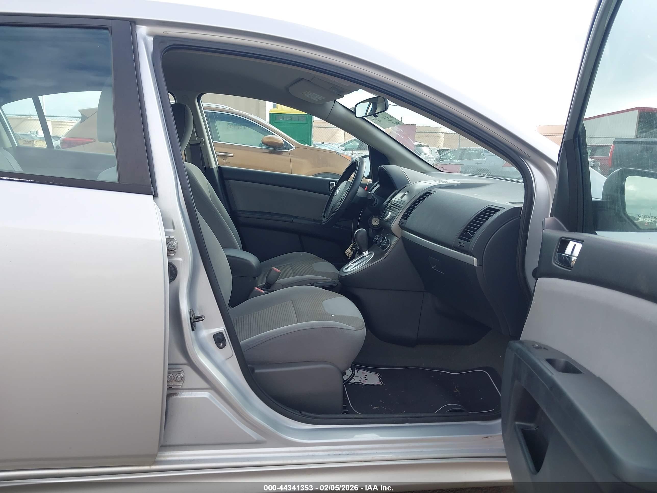 NISSAN SENTRA image 5