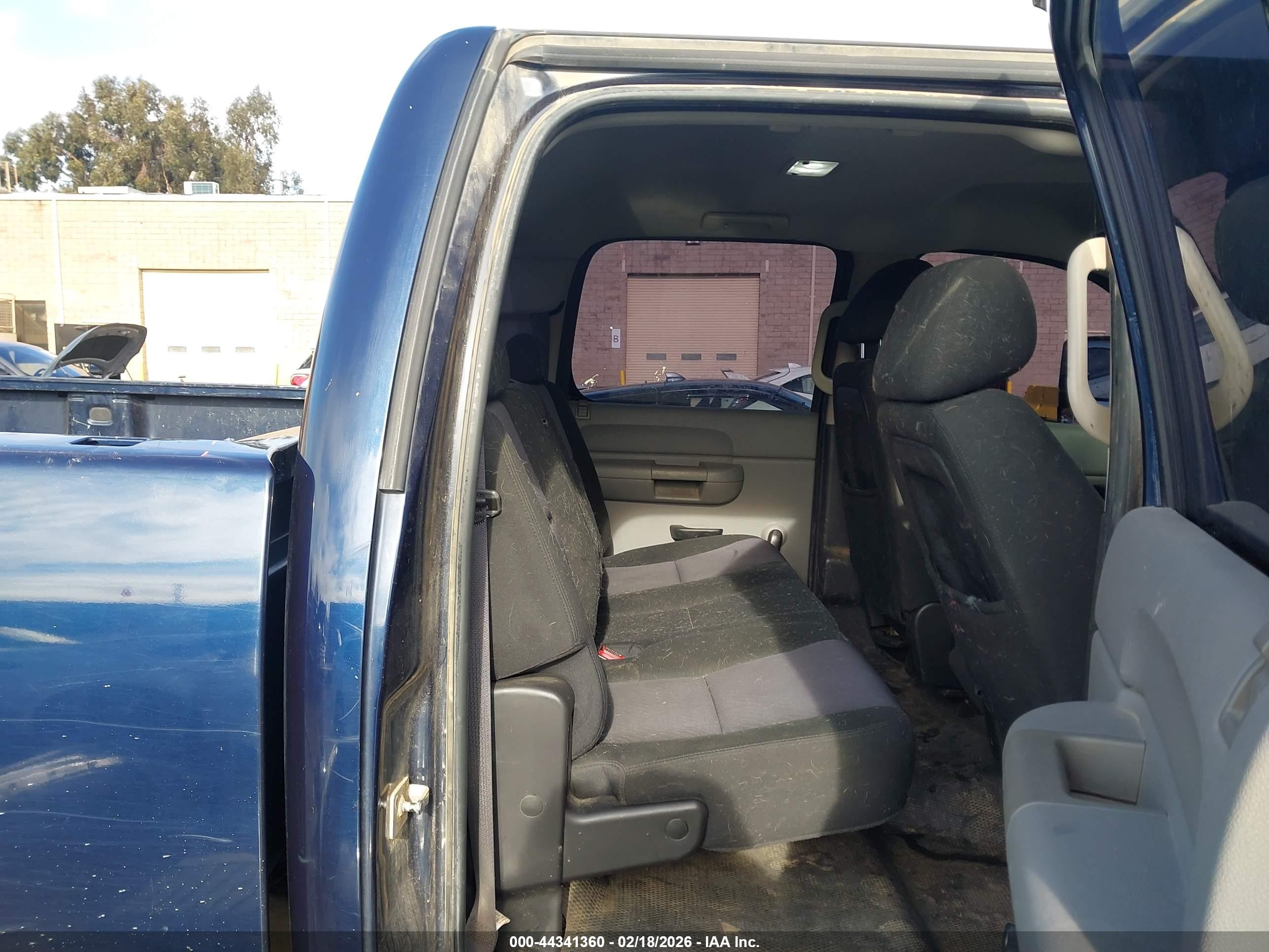 CHEVROLET SILVERADO image 8