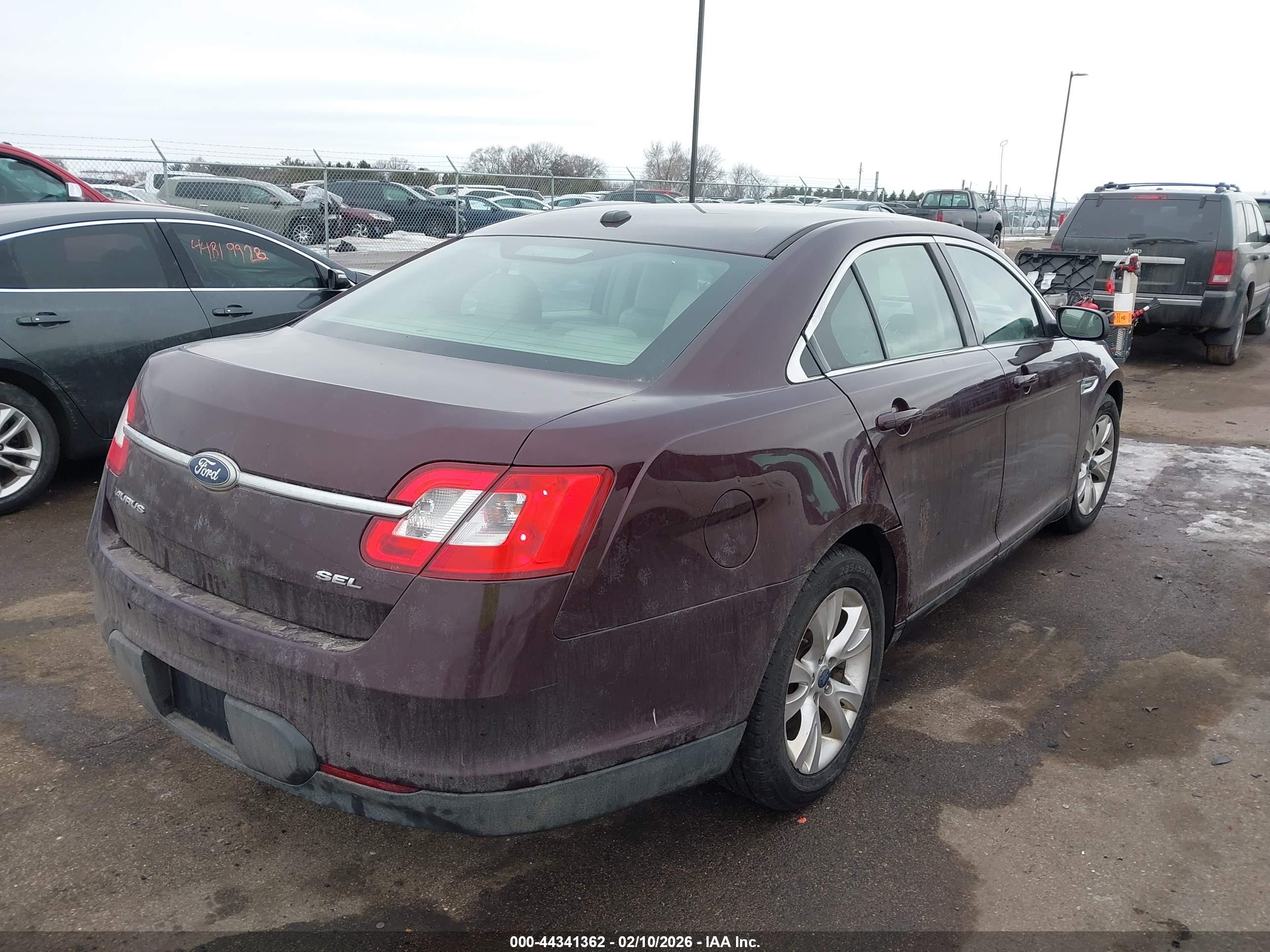 FORD TAURUS image 4