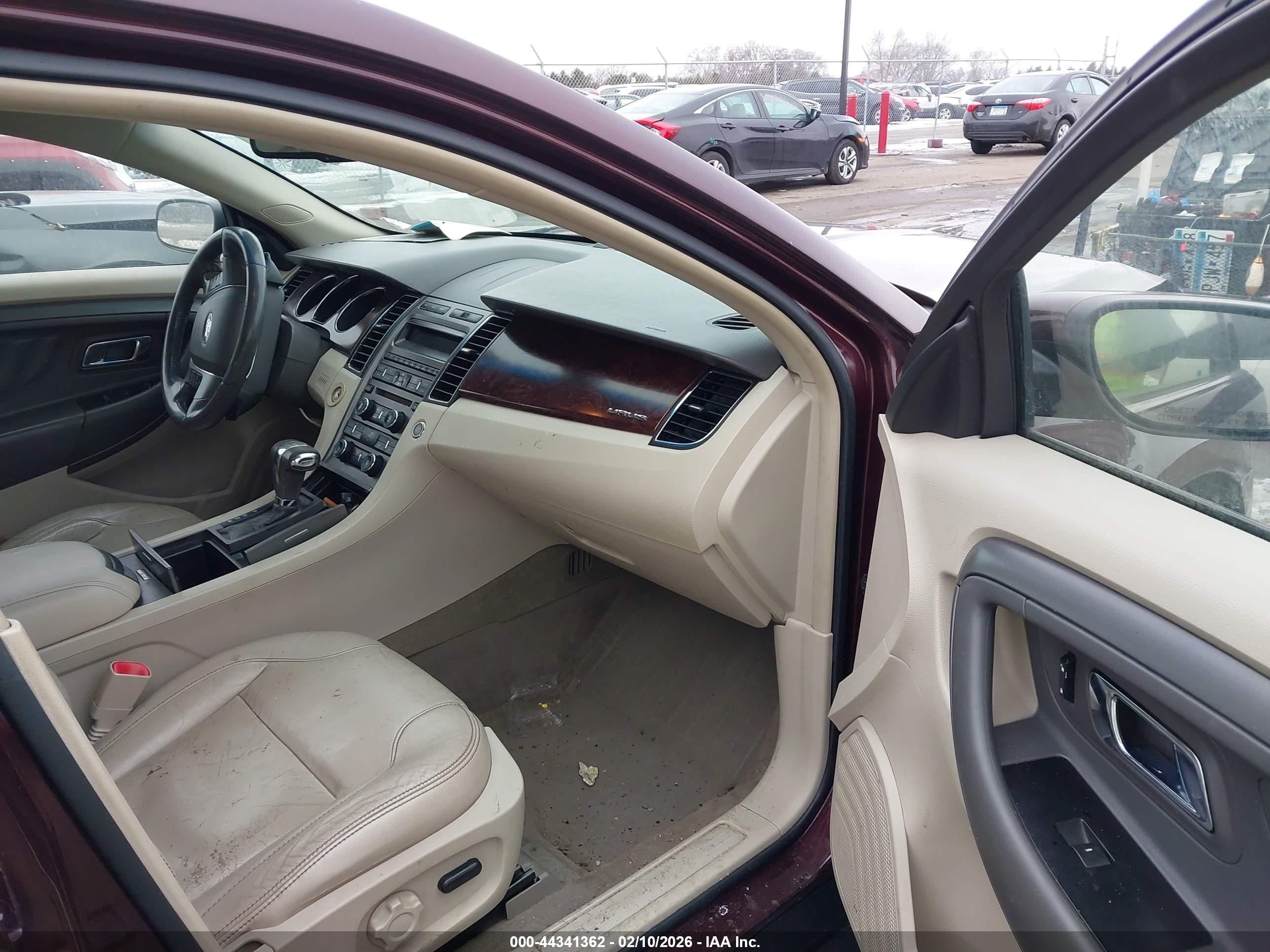 FORD TAURUS image 5