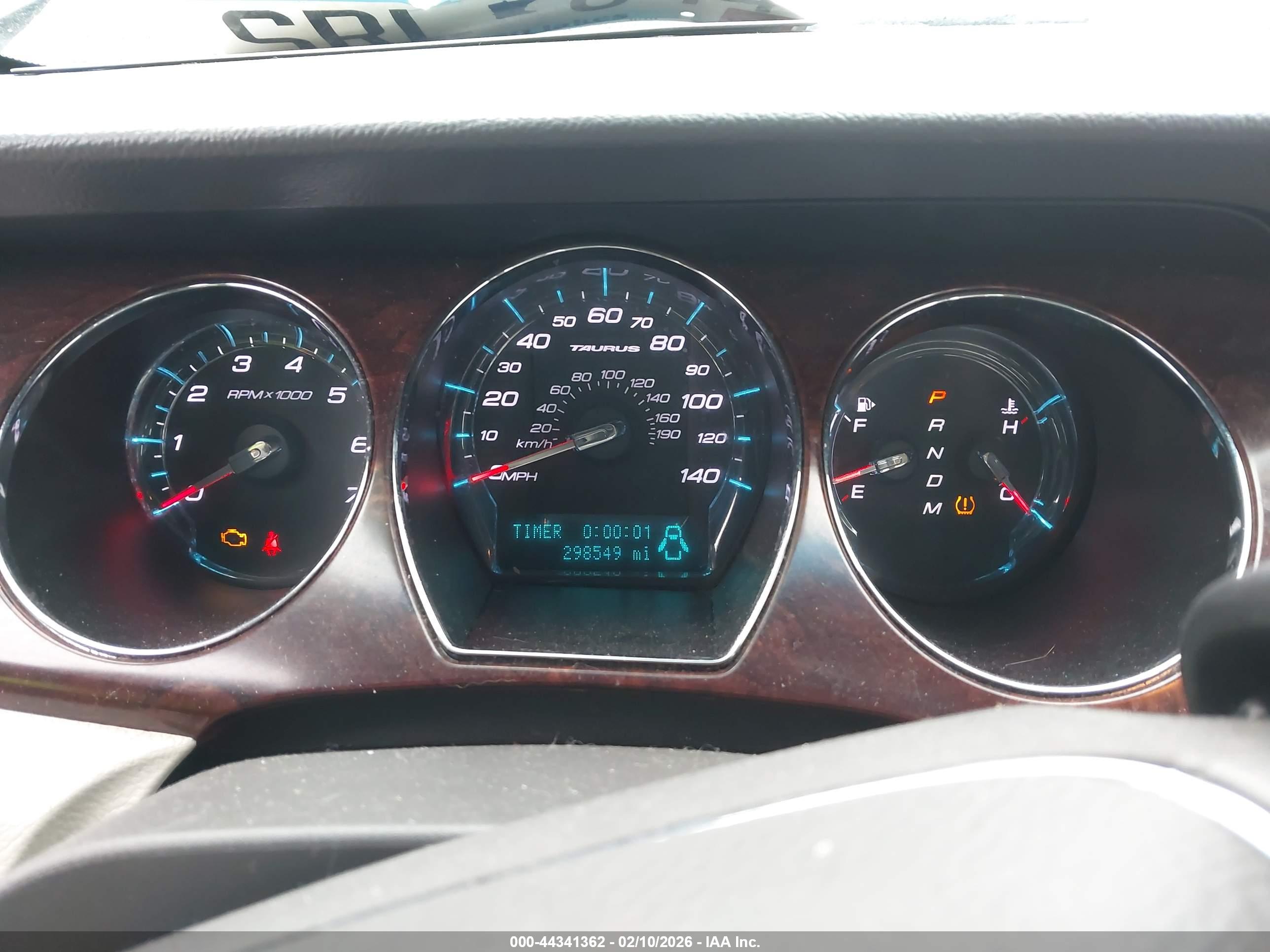 FORD TAURUS image 7