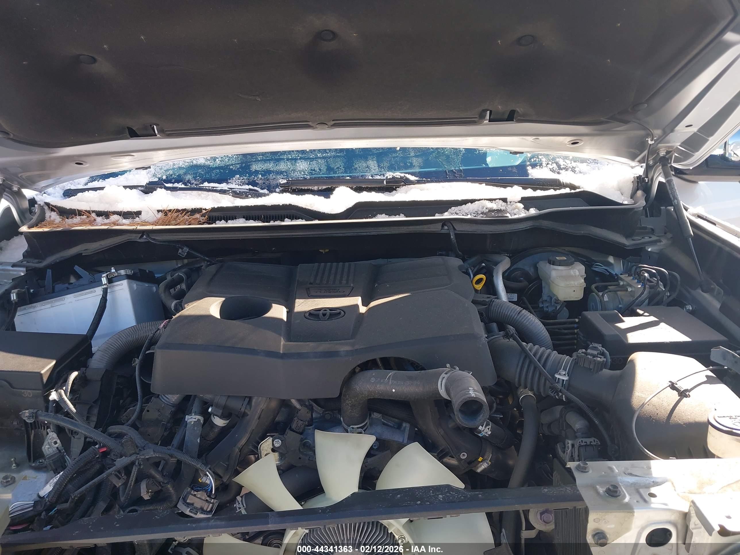 TOYOTA TUNDRA image 10