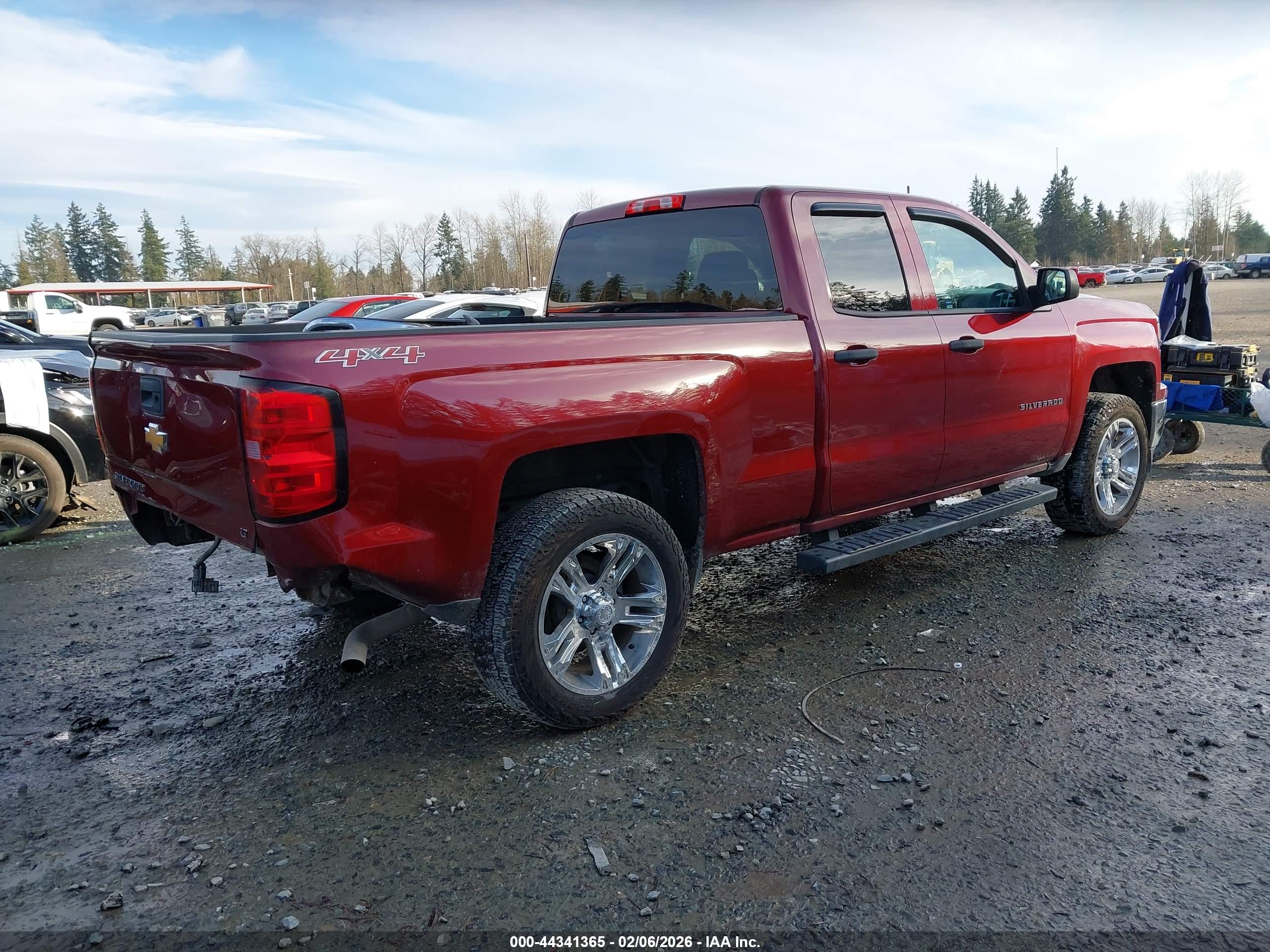 CHEVROLET SILVERADO image 4