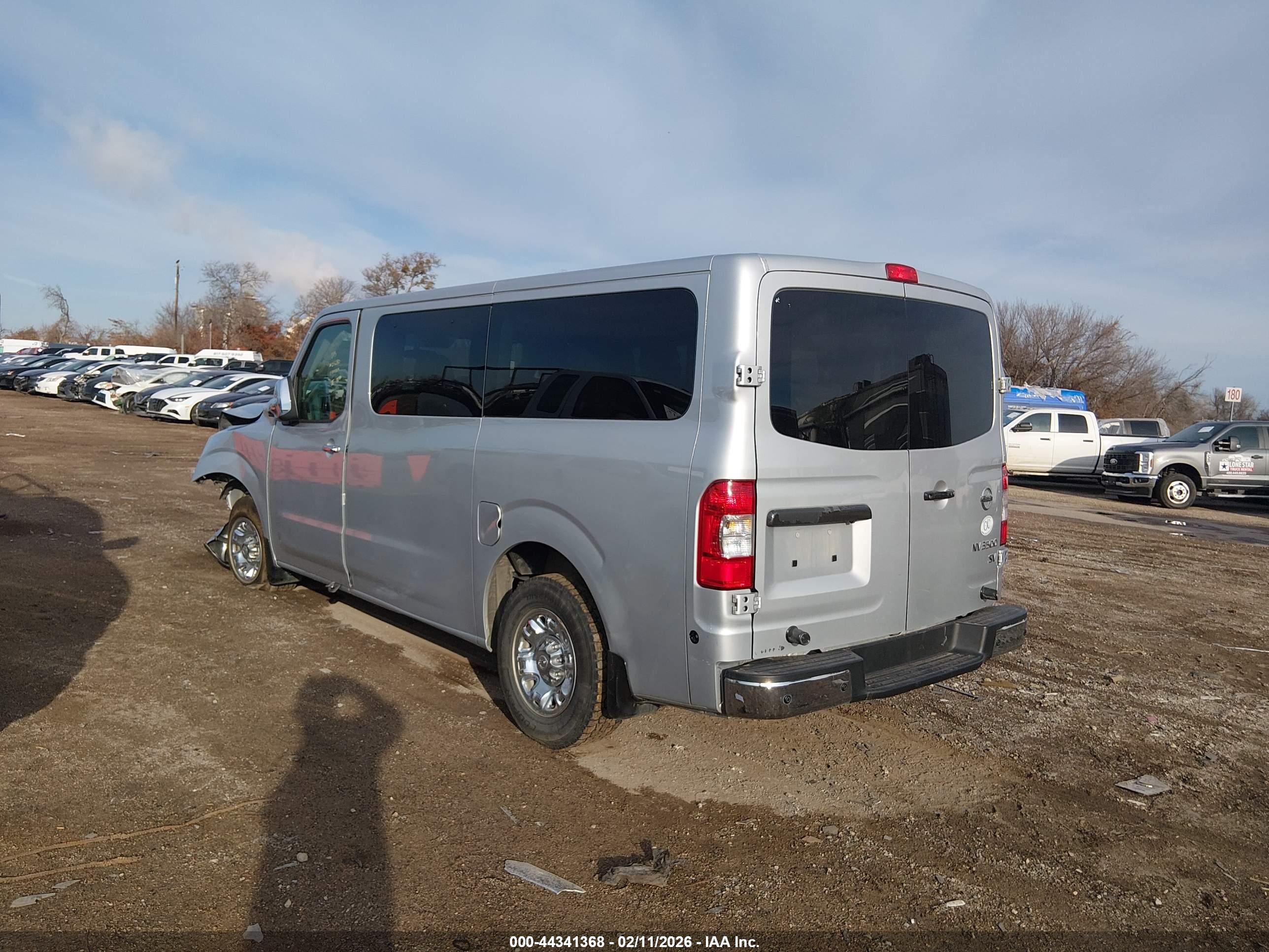 NISSAN NV image 3