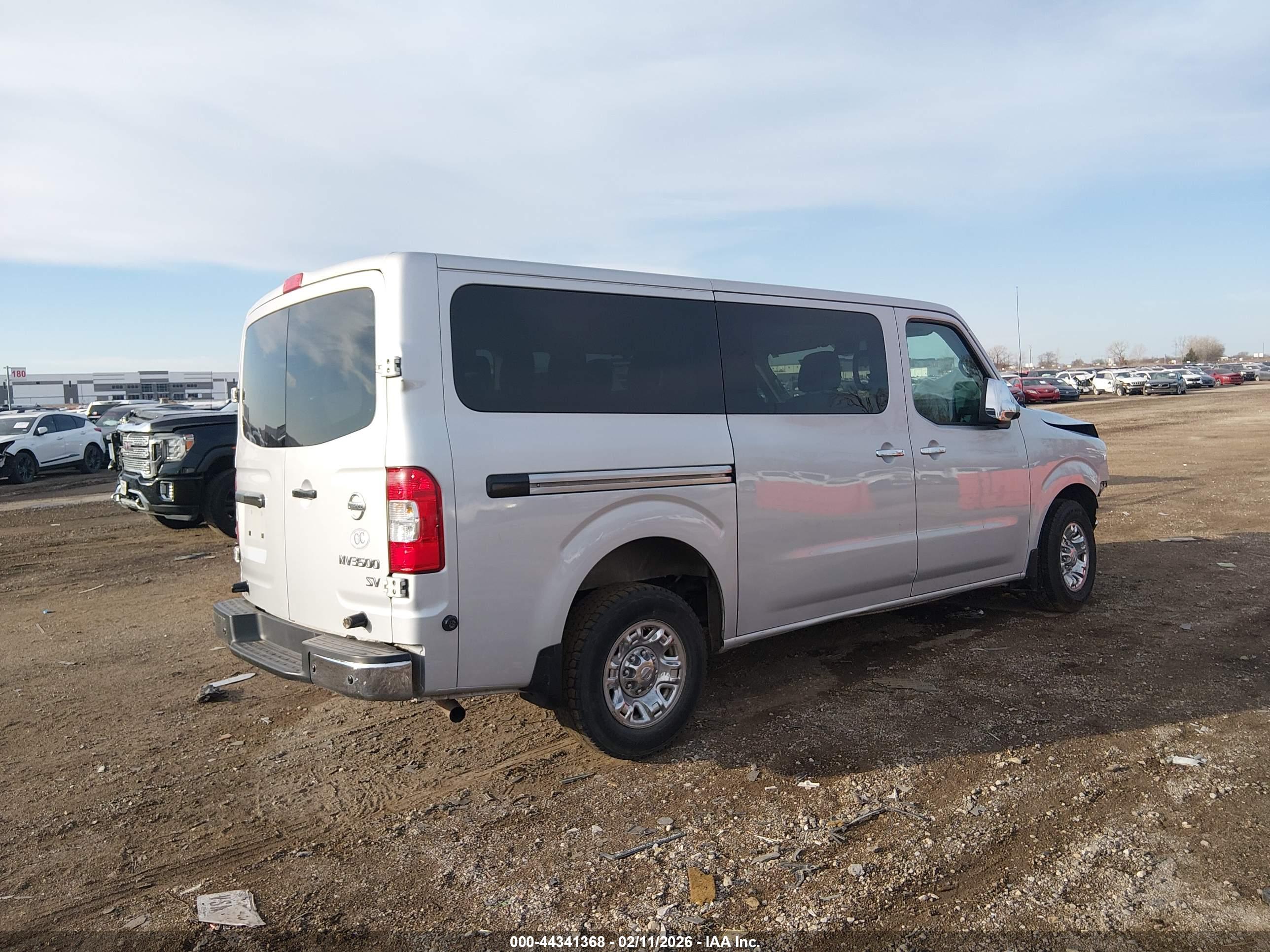 NISSAN NV image 4