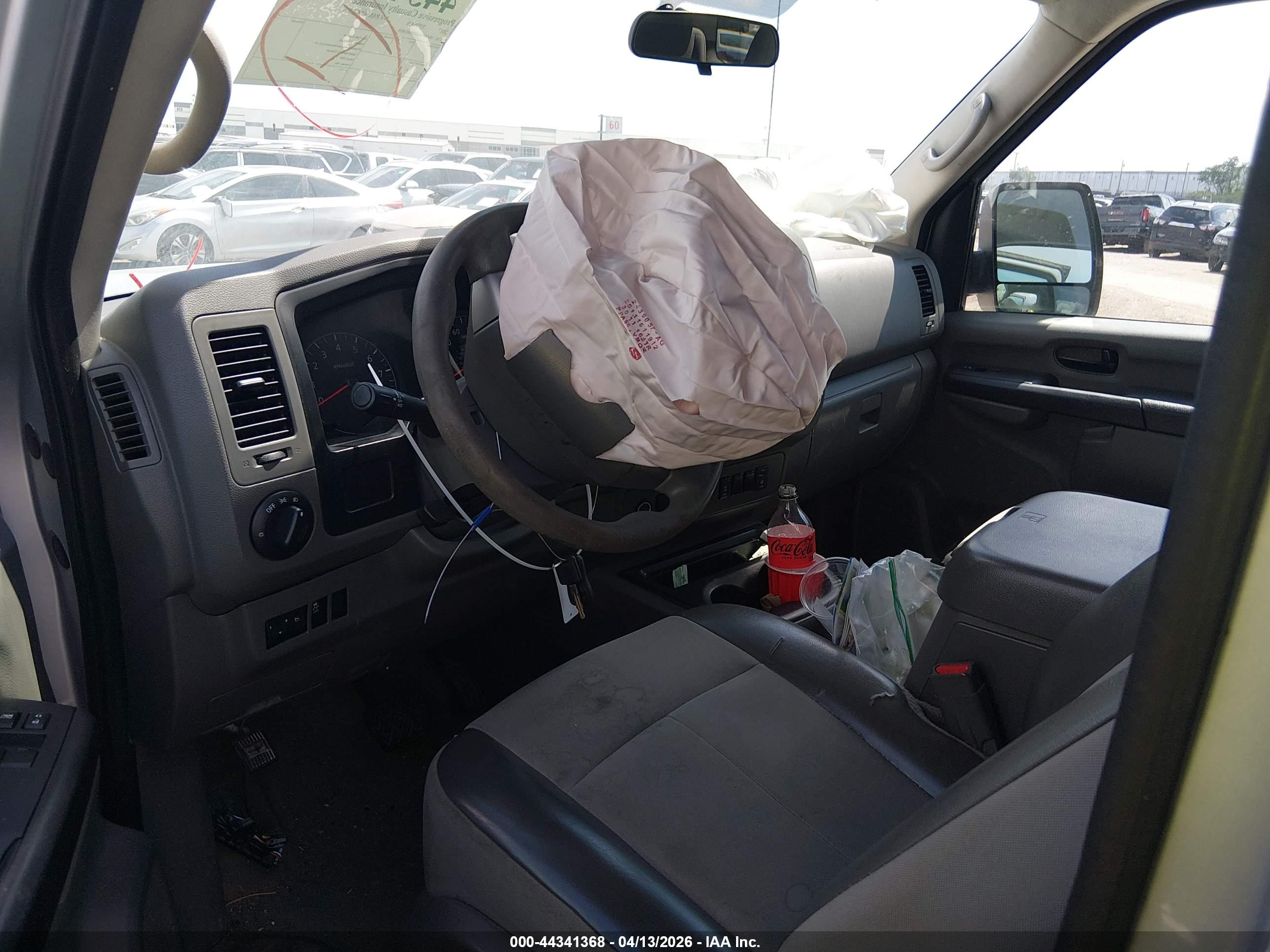 NISSAN NV image 5