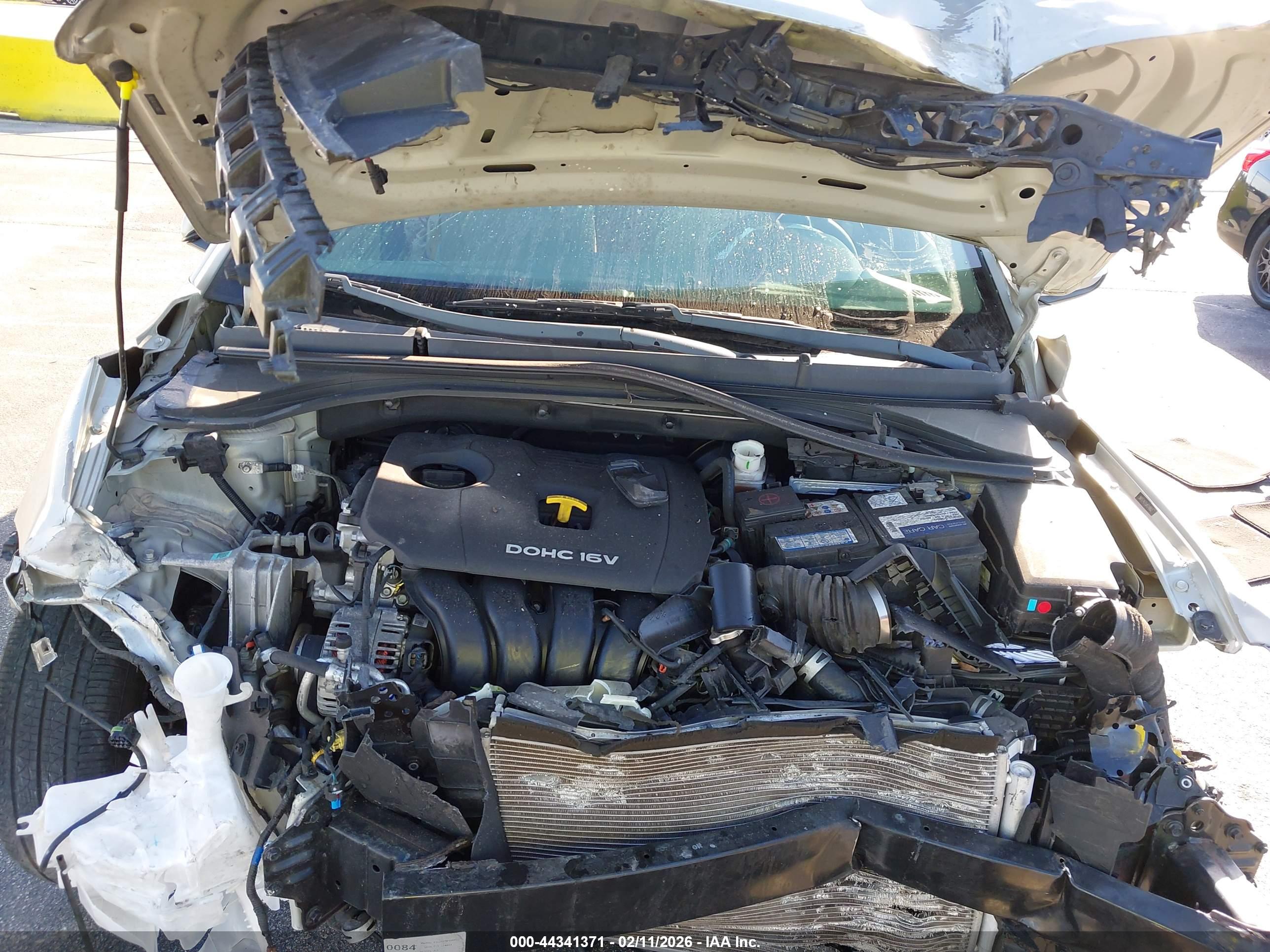 HYUNDAI ELANTRA image 10