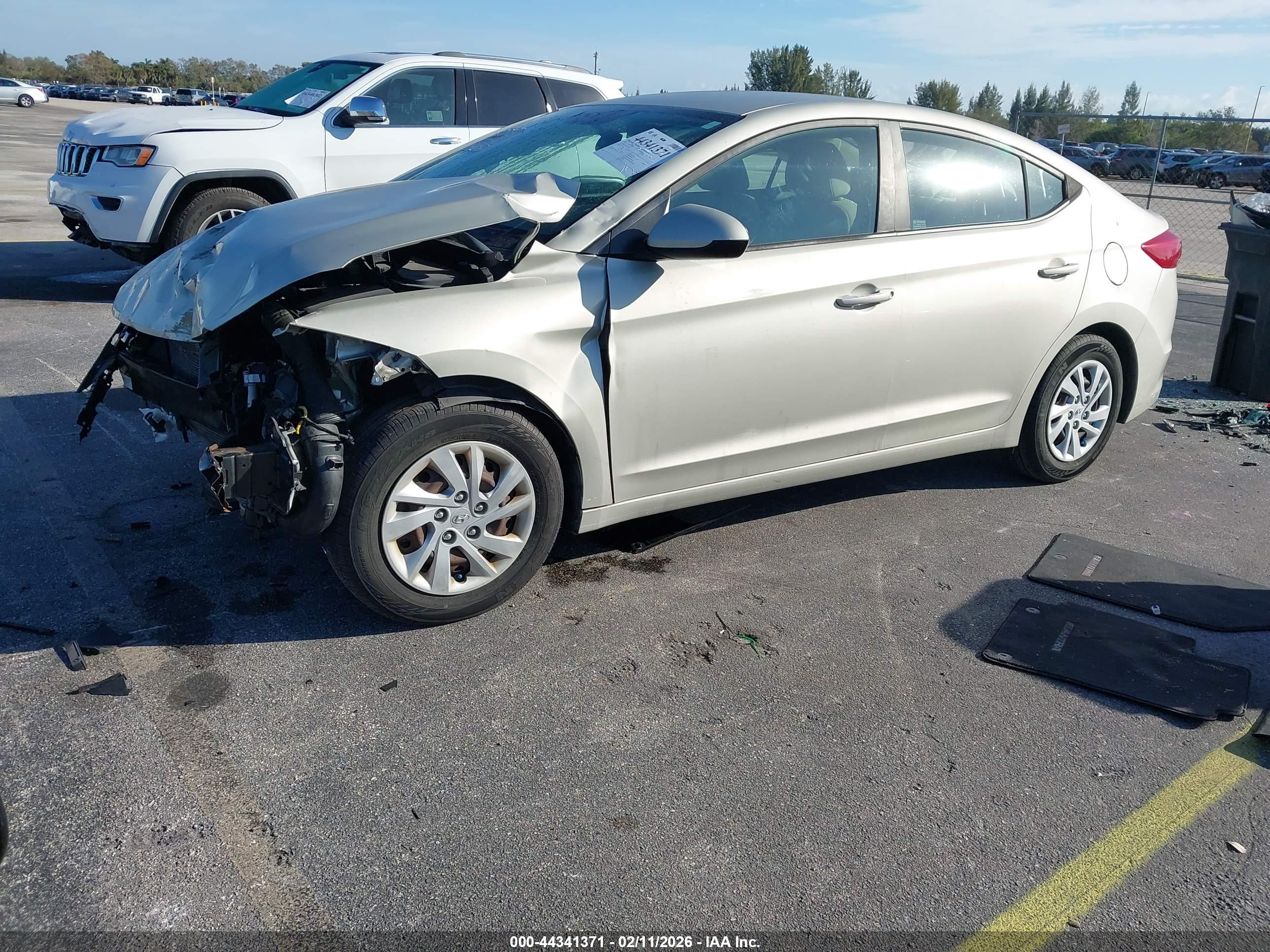 HYUNDAI ELANTRA image 2